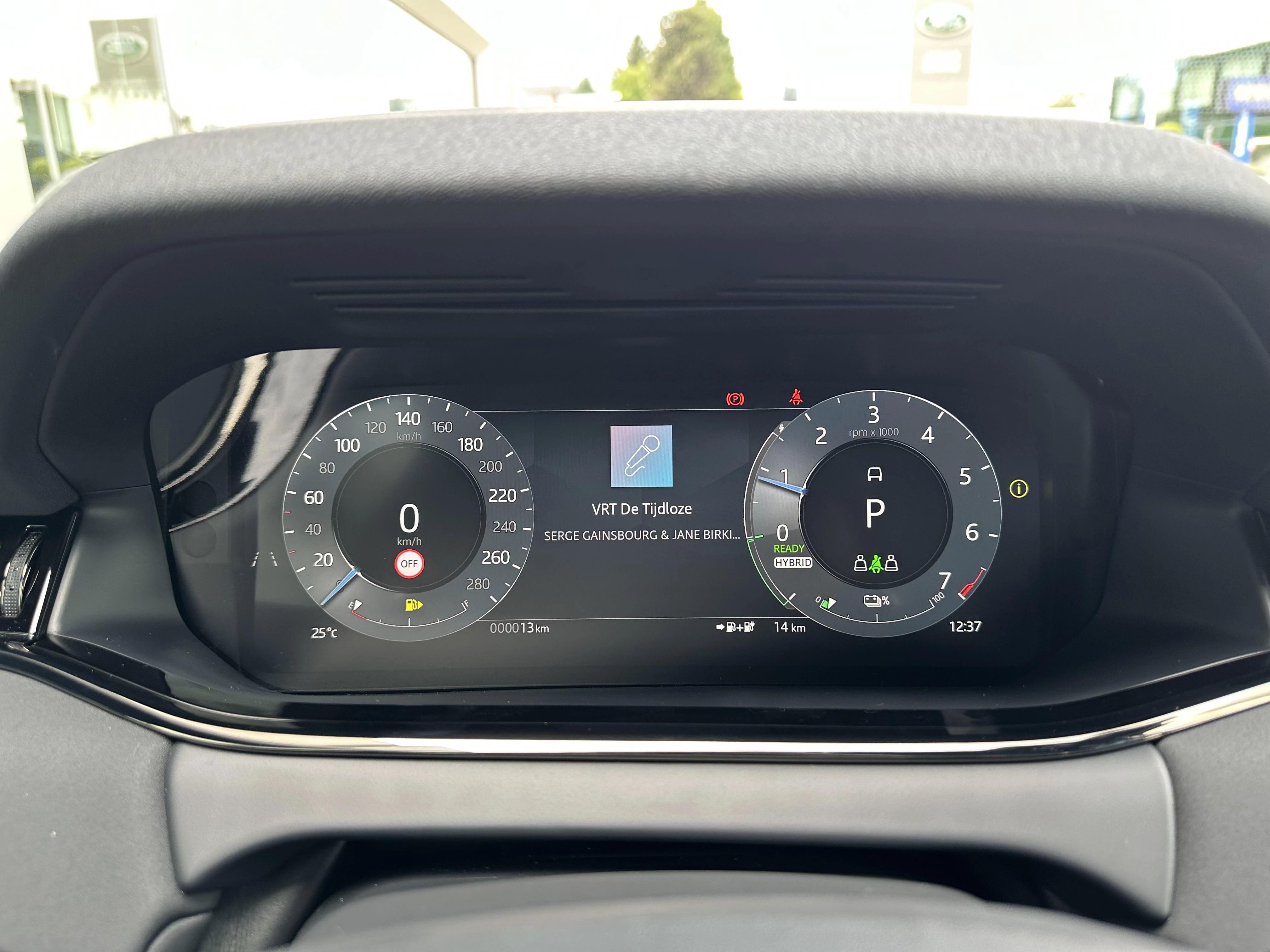 Land Rover-Range Rover Evoque-image-23