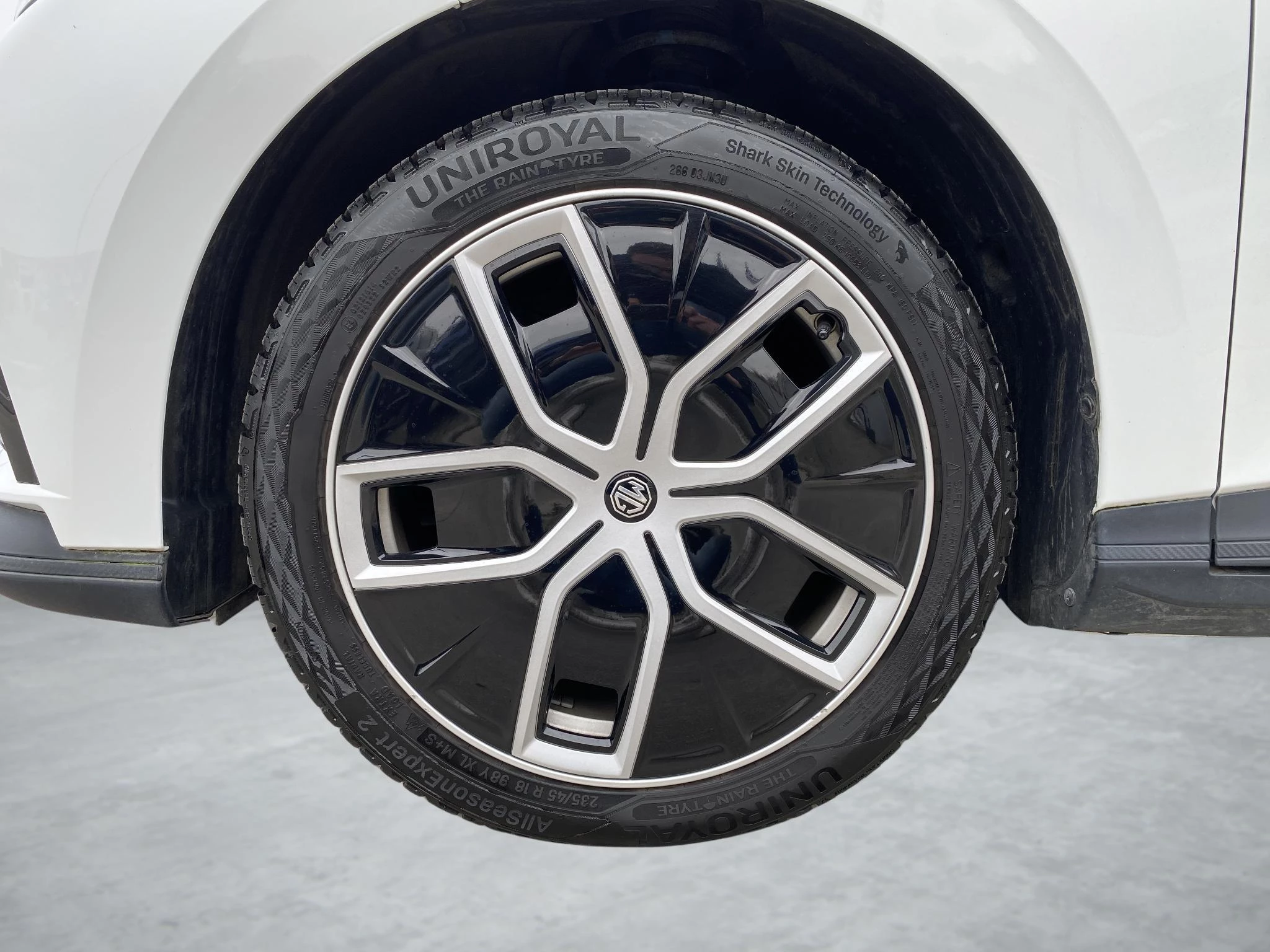 MG MG4 64 kWh Luxury