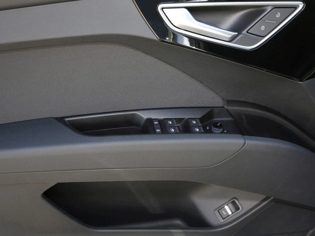 Audi-Q4 e-tron-image-17