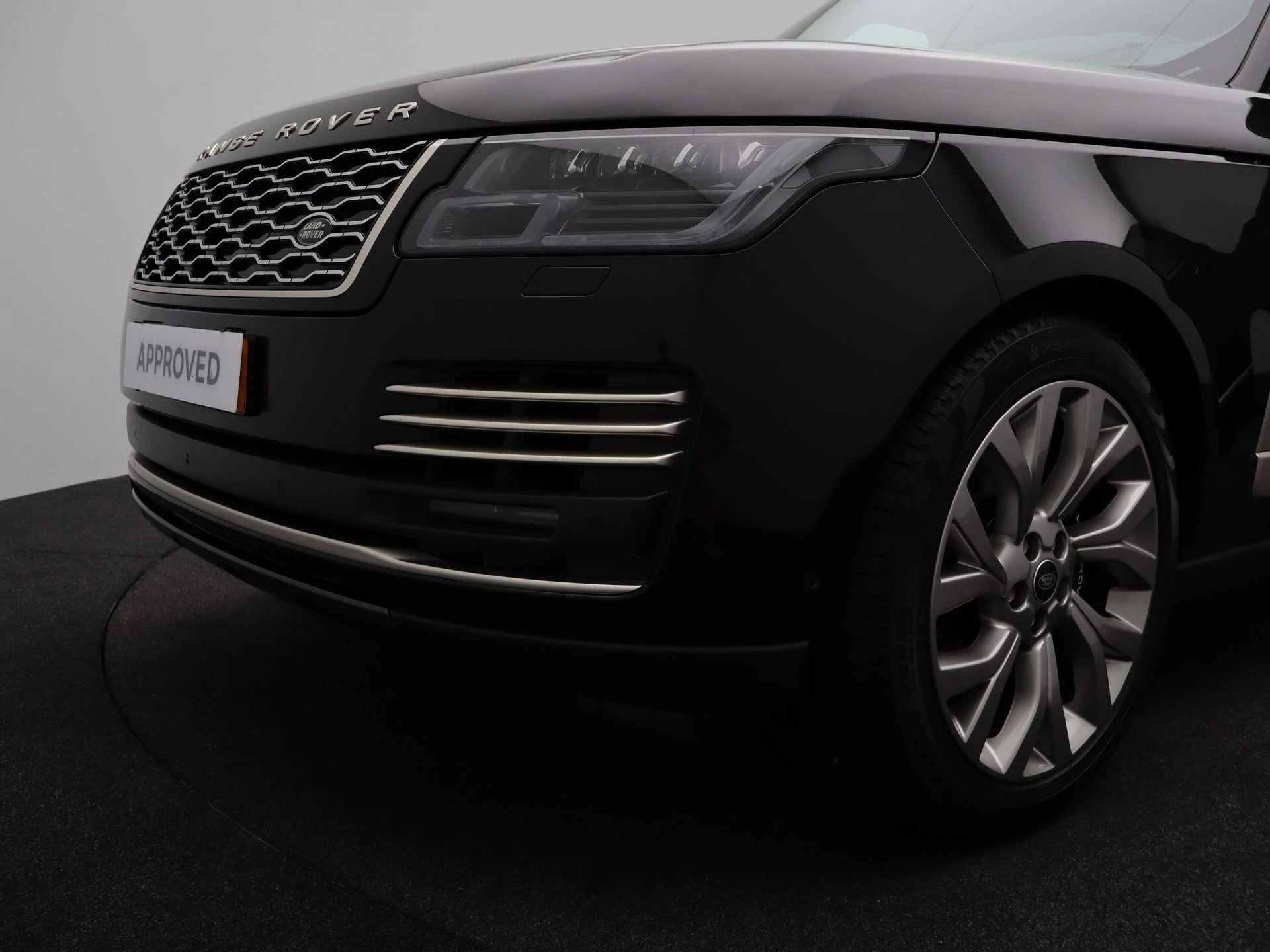 Land Rover Range Rover P400e Fifty