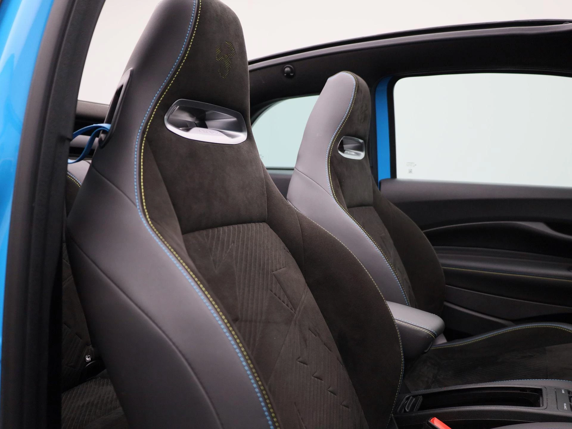 Abarth-500C-image-33