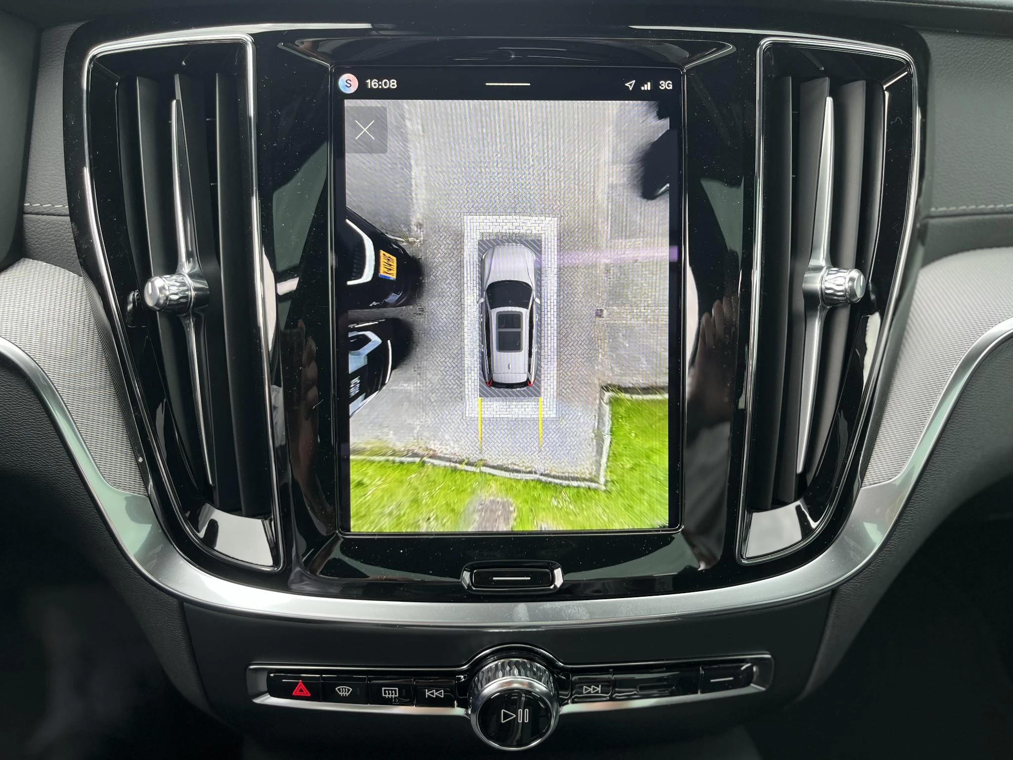 Volvo V60 T8 Plug-in hybrid AWD Ultra Dark