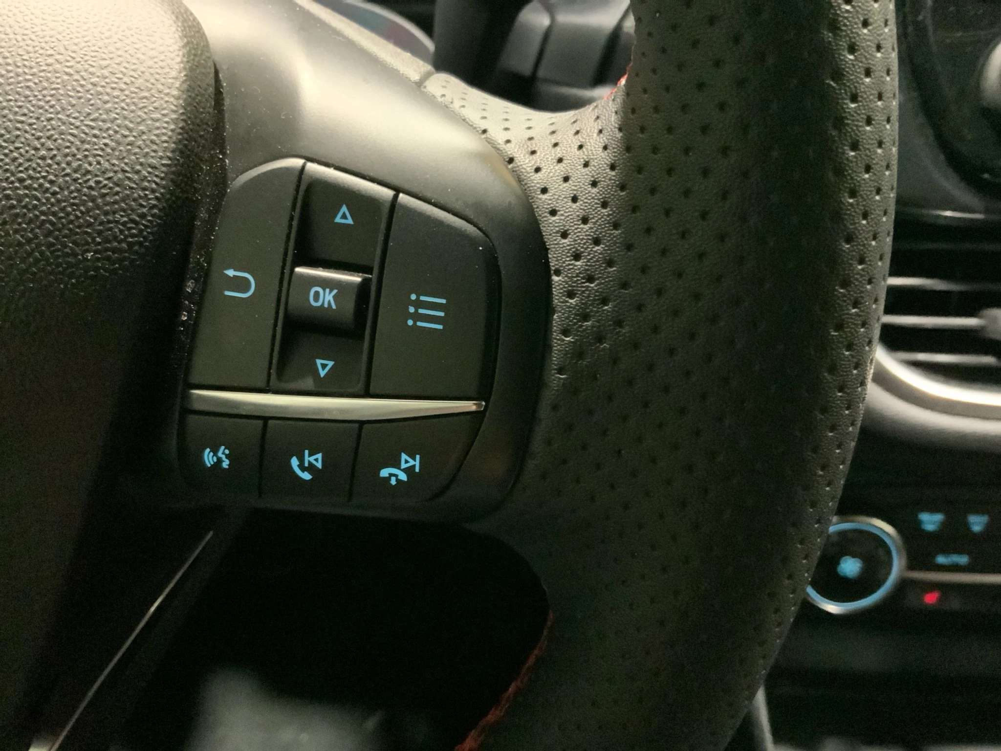 Ford Fiesta ST-Line 1.0 EB LED ACC RFK GJR SHZ PDC LMF