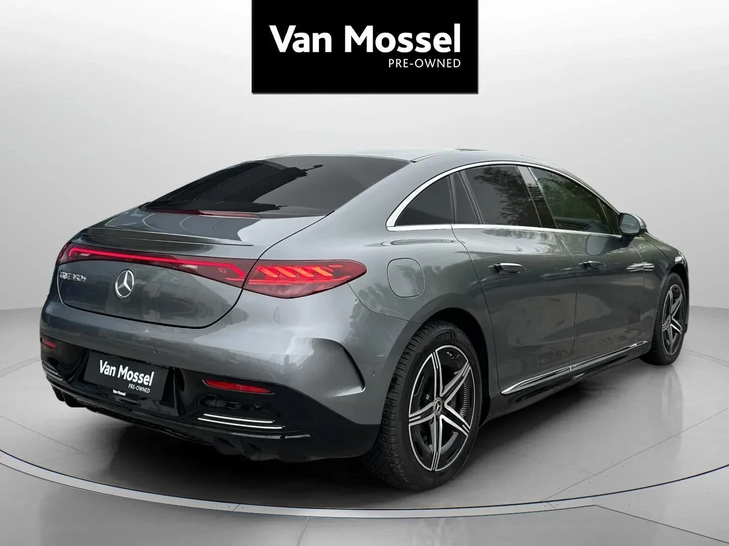 Mercedes-Benz-EQE-image-4