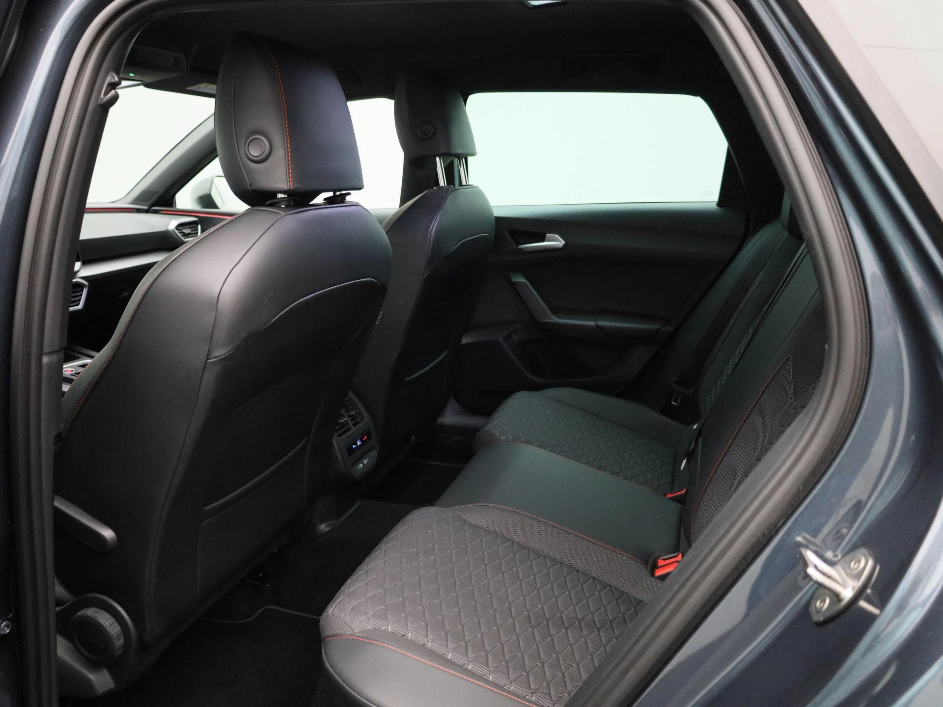 SEAT Leon Sportstourer 1.5 TSI e-Hybrid FR Business
