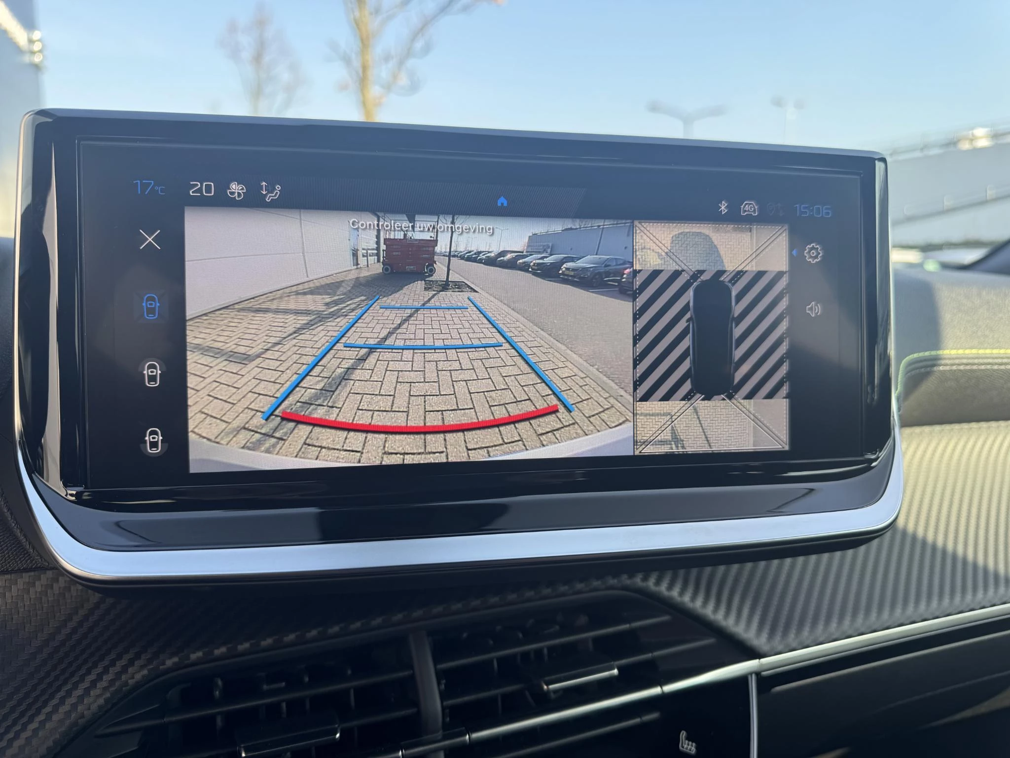 Peugeot-e-2008-image-23