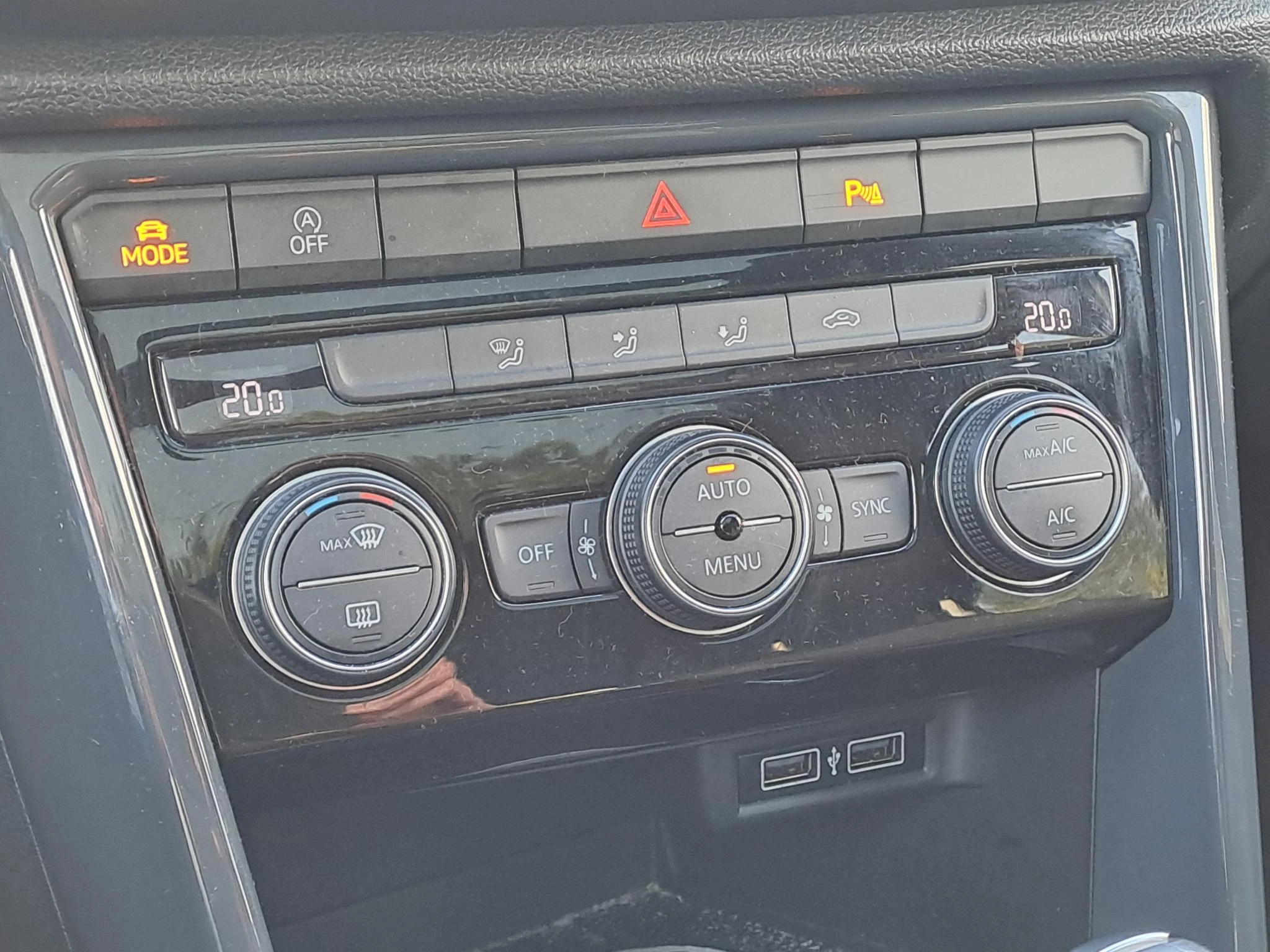 Volkswagen-T-Roc-image-7
