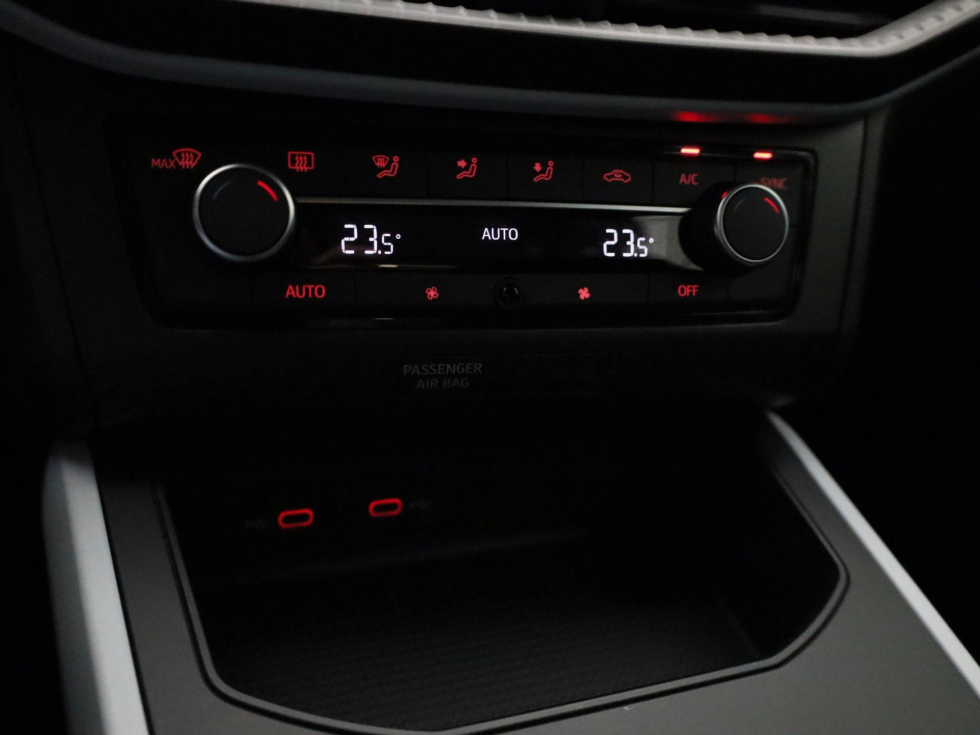 SEAT-Arona-image-18