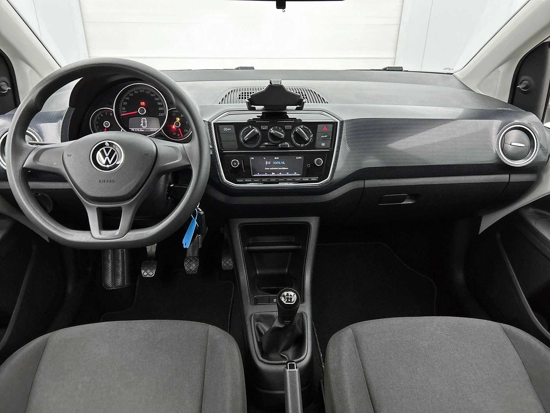 Volkswagen-up!-image-18