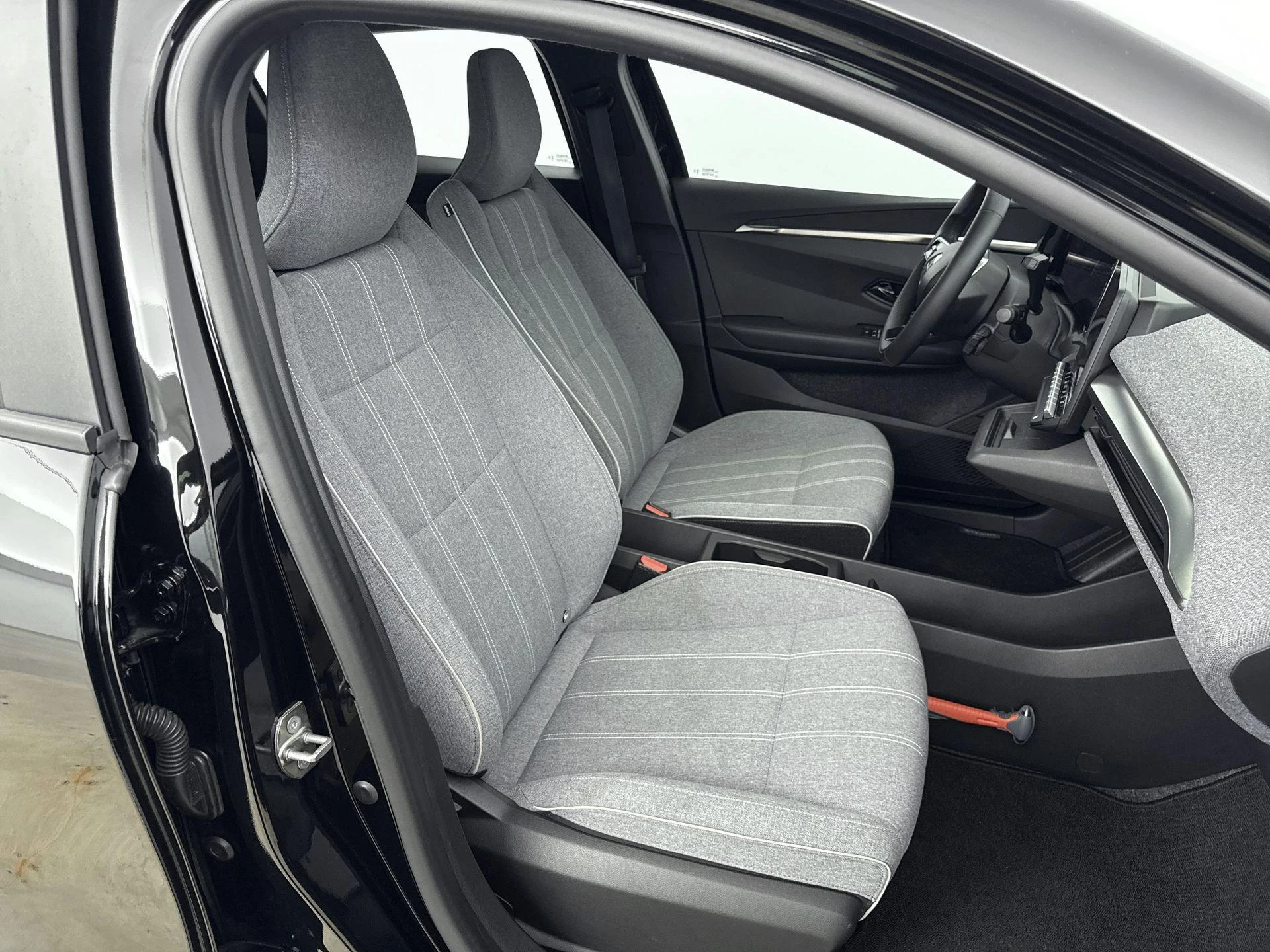 Renault-Megane E-Tech-image-24