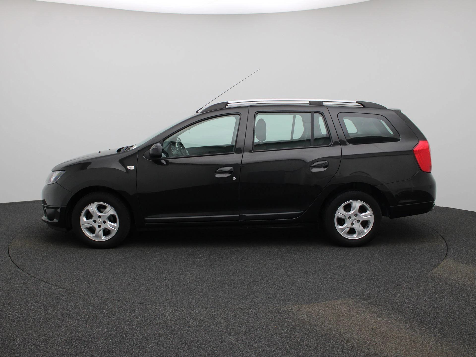 Dacia-Logan-image-4