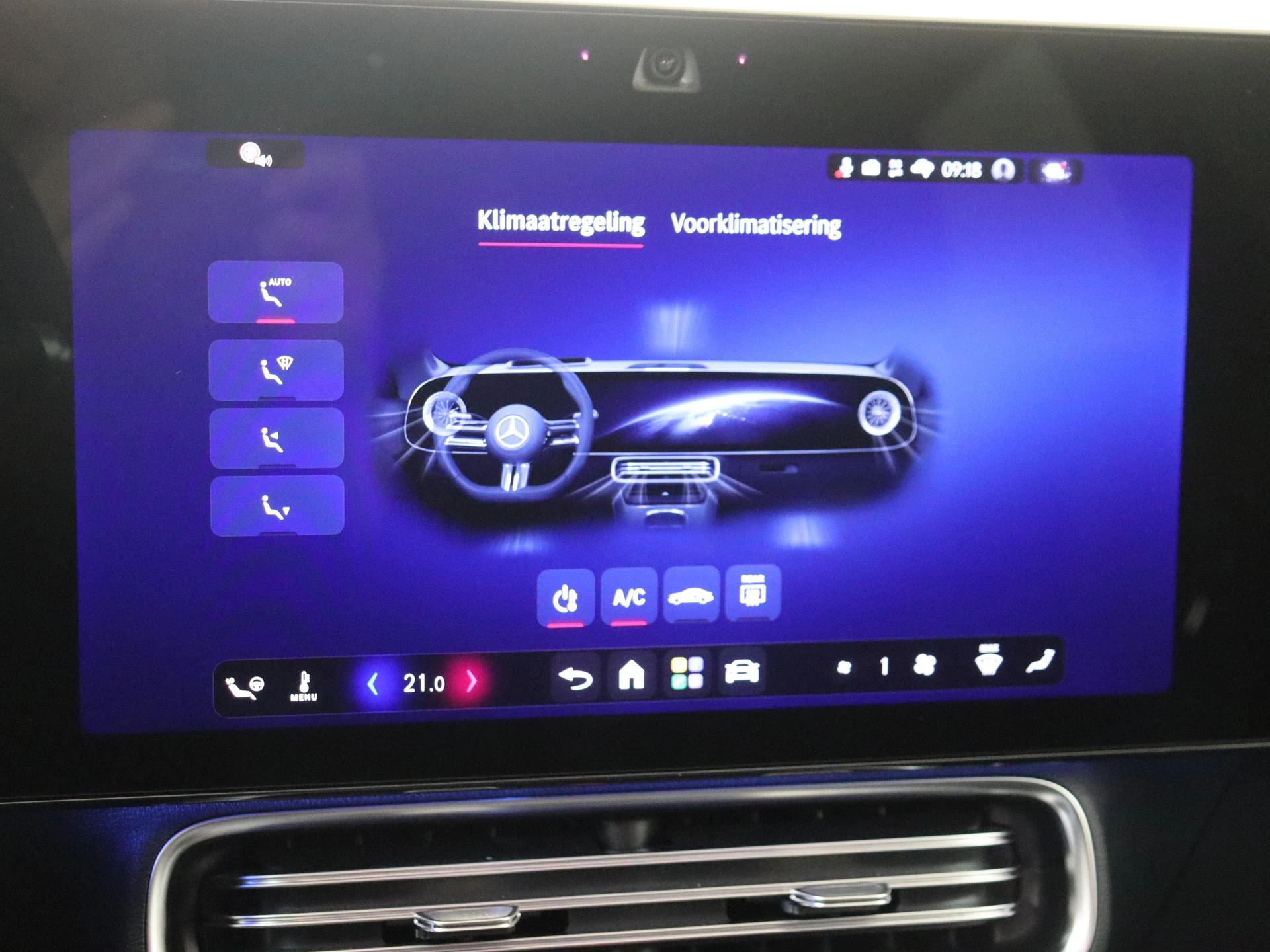 Mercedes-Benz-CLA-image-17