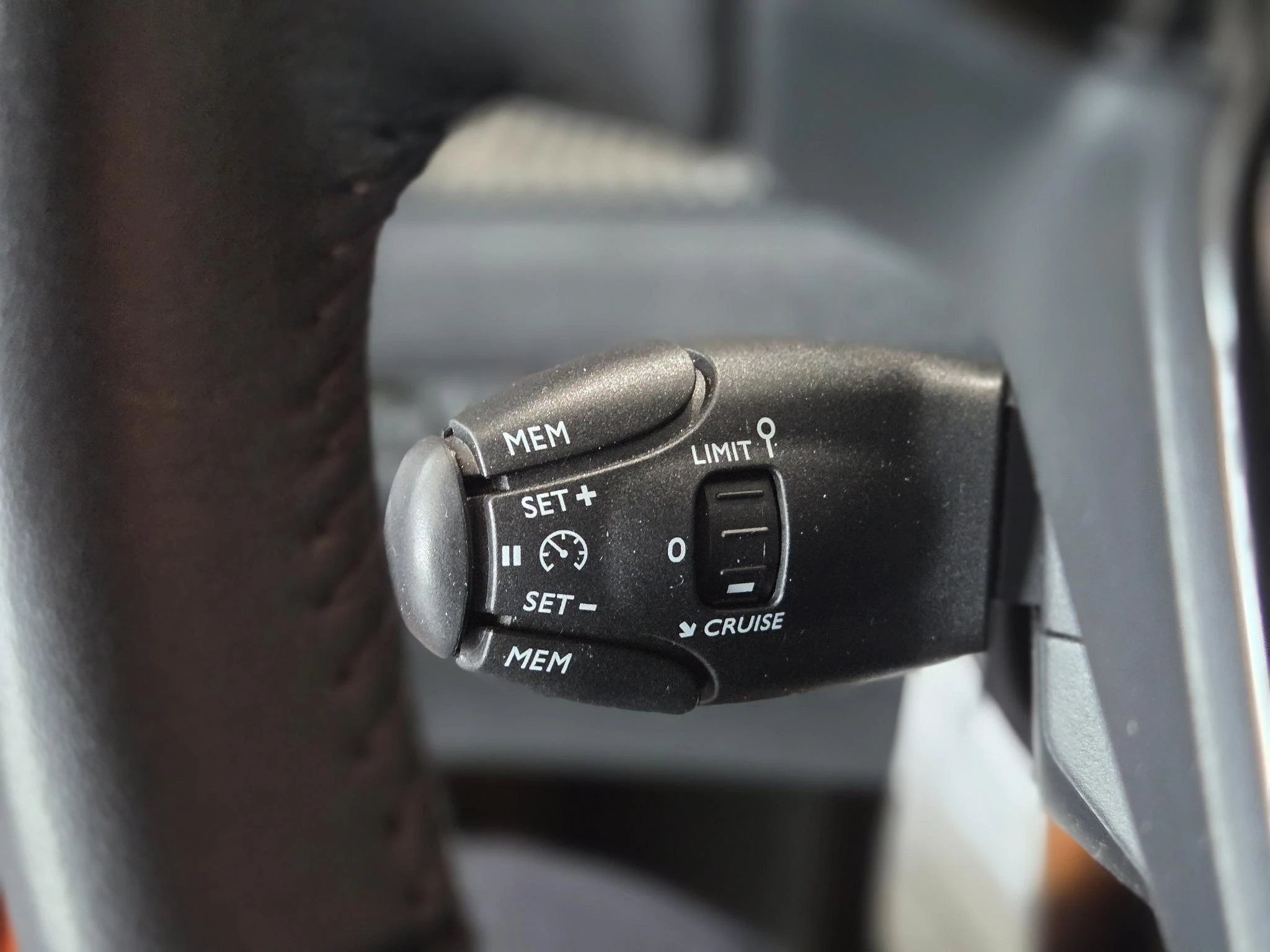 Peugeot 2008 1.2 Active