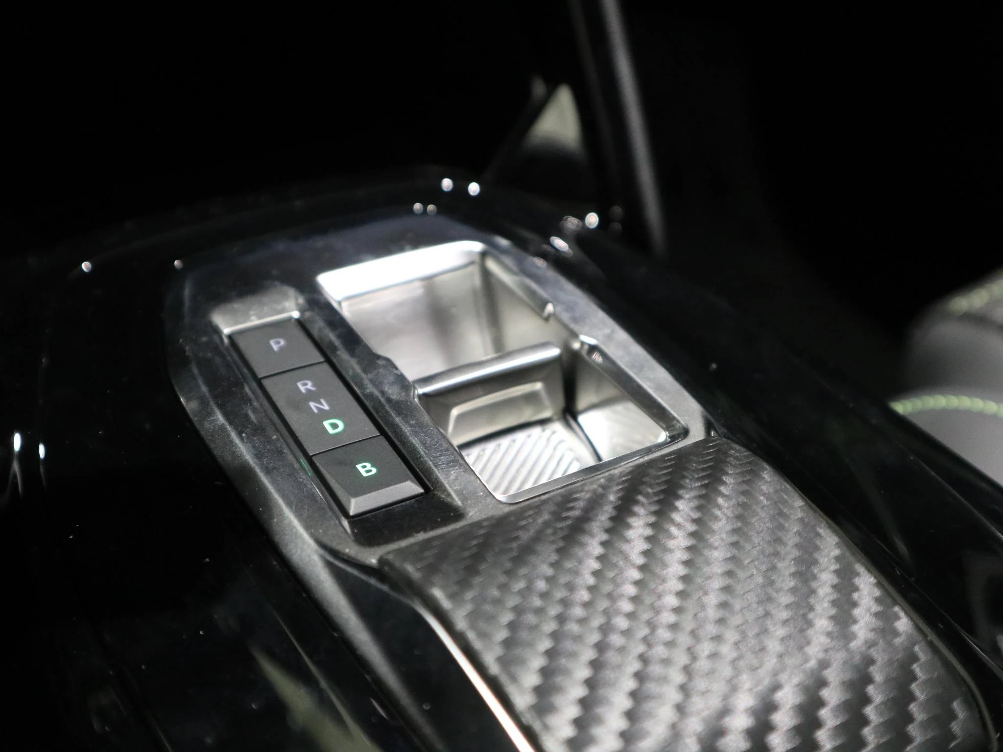 Peugeot-e-208-image-23