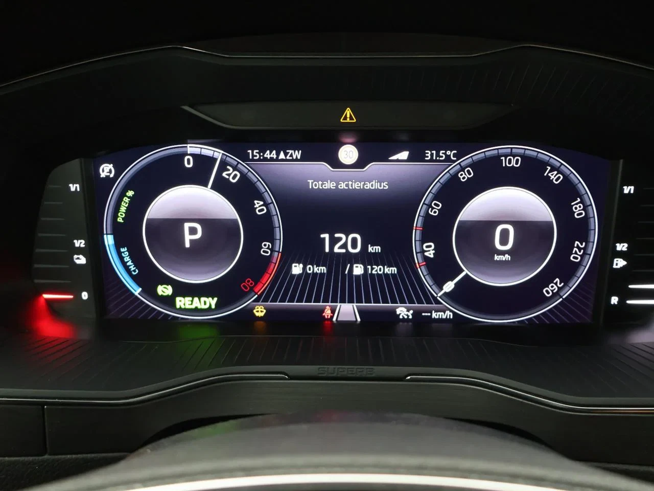 Škoda Superb Combi PHEV Superb Style *1.4TSI*AUTOMAAT*PLUG-IN*NAVI*TREKHAAK*ZETELVERWARMING V+A* ...