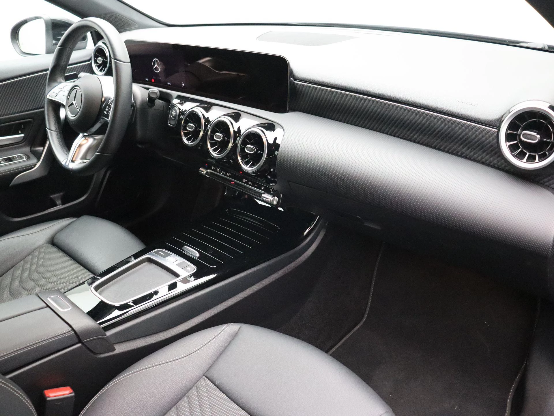 Mercedes-Benz Classe A 250 e Business Solution + CARPLAY + LED + CAMERA +