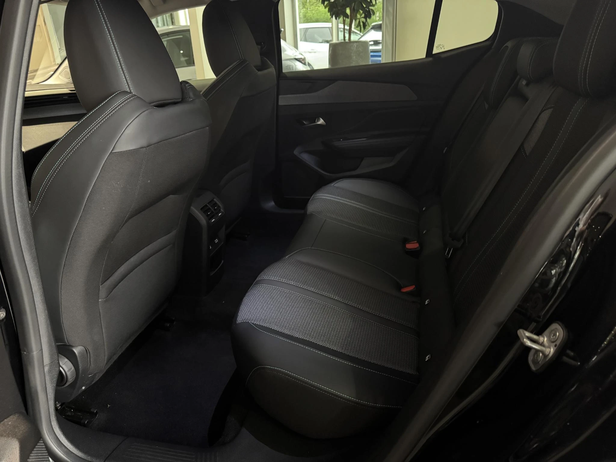 Peugeot 408 1.2 Hybrid 145 e-DCS6 Allure