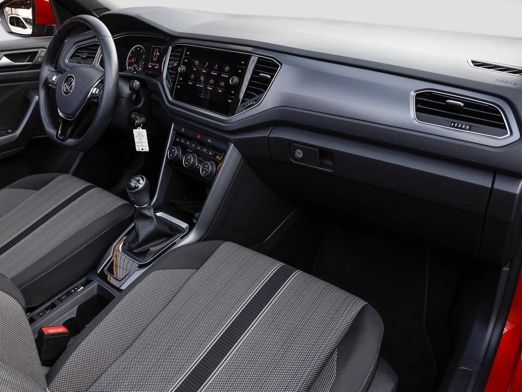 Volkswagen-T-Roc-image-7