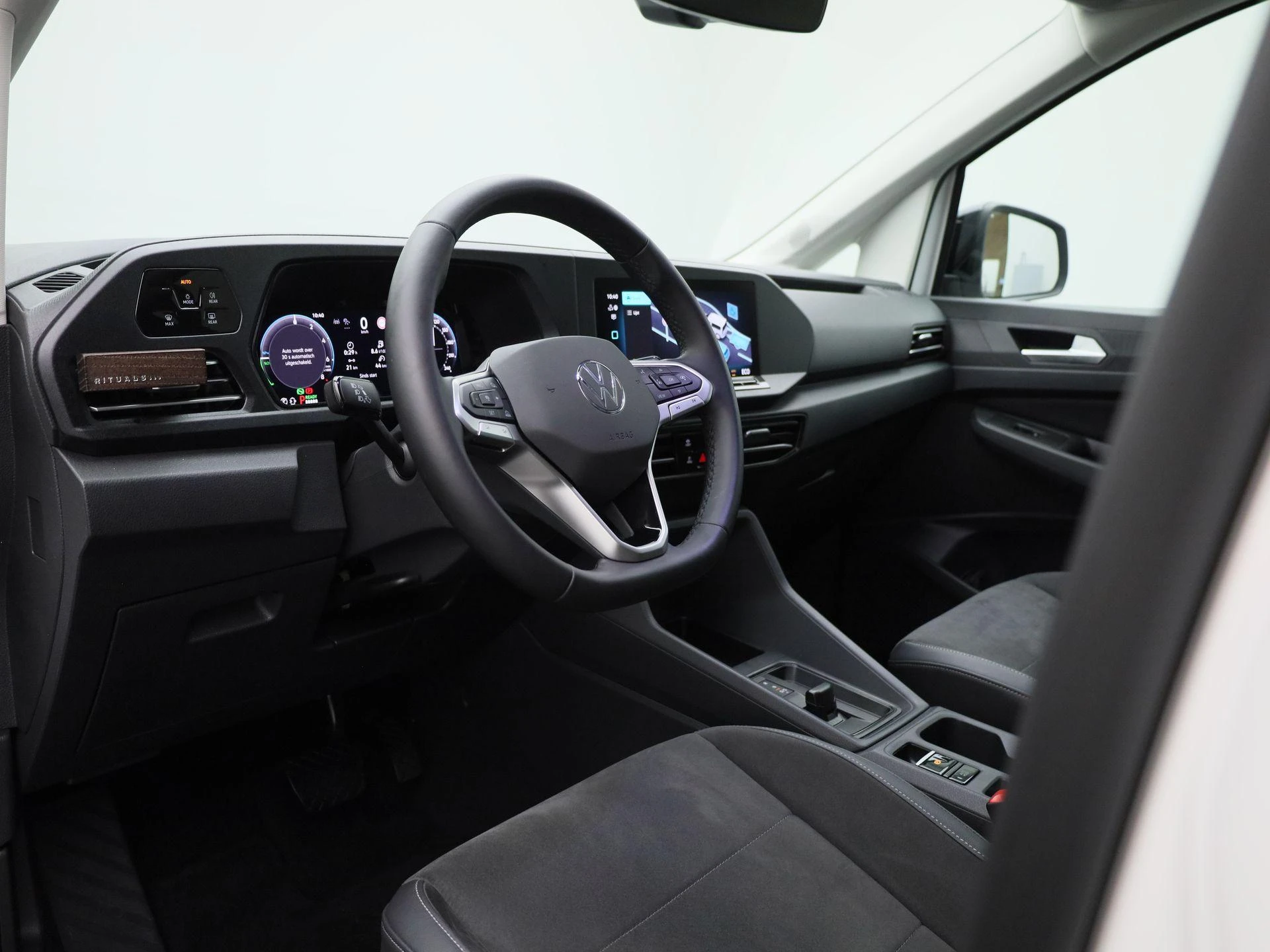 Volkswagen-Caddy-image-34