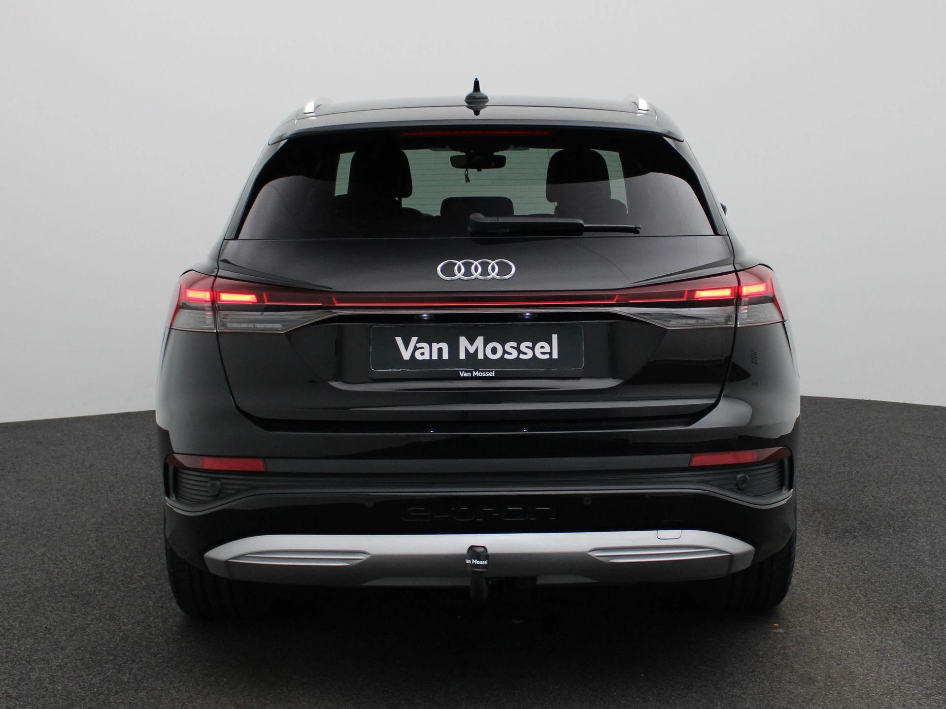 Audi-Q4 e-tron-image-4