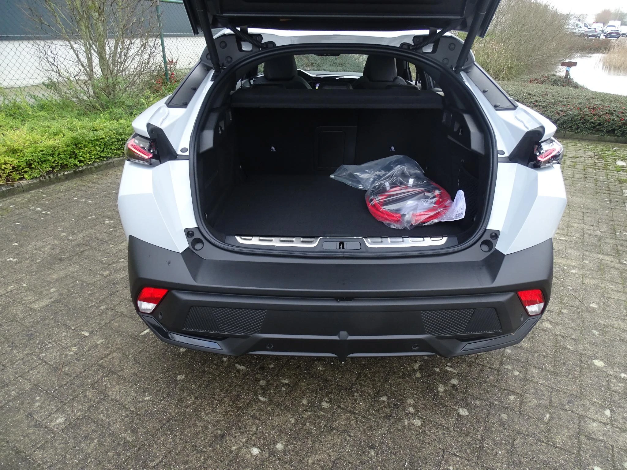 Peugeot-408-image-17