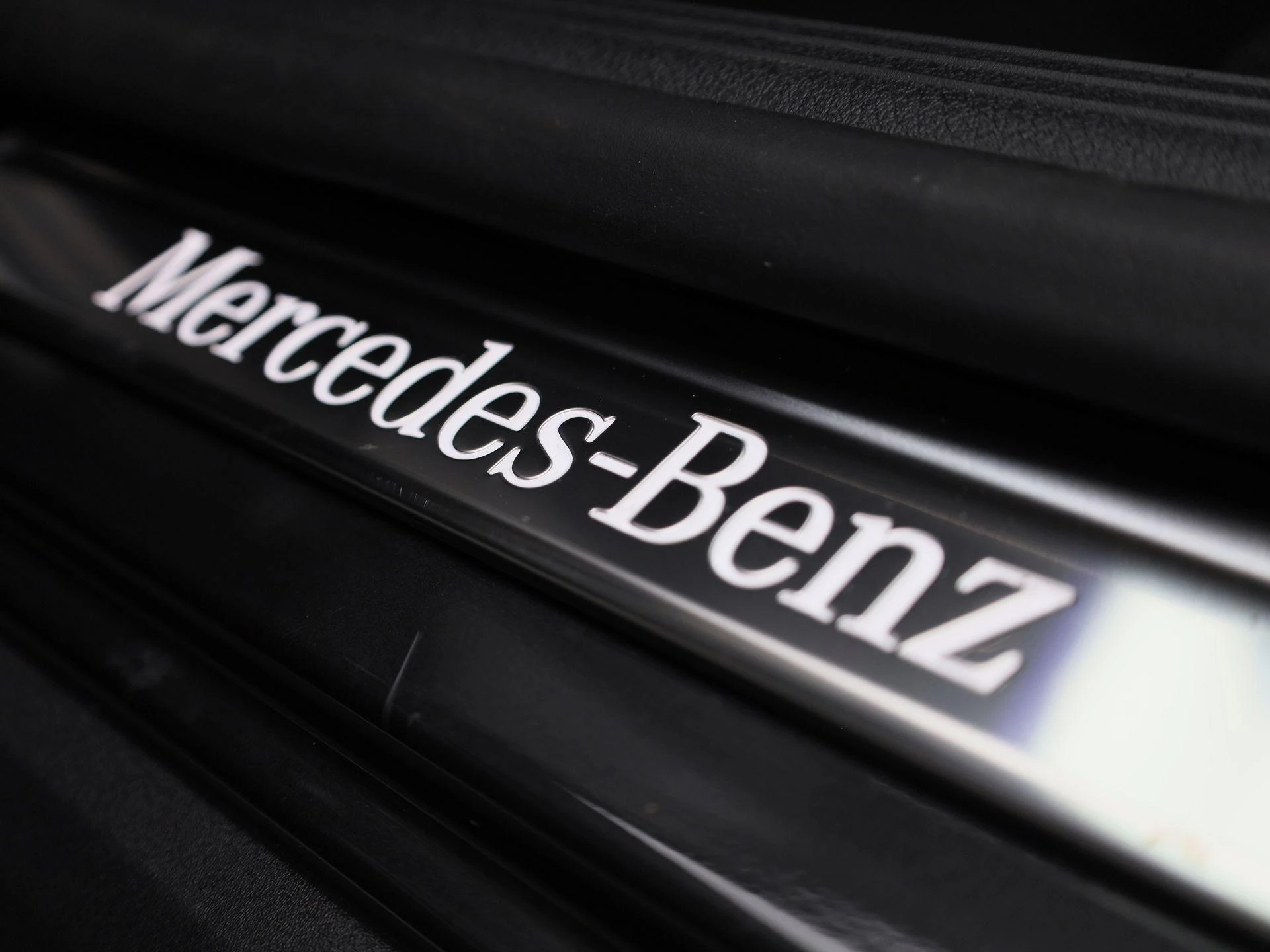Mercedes-Benz-GLC-image-37