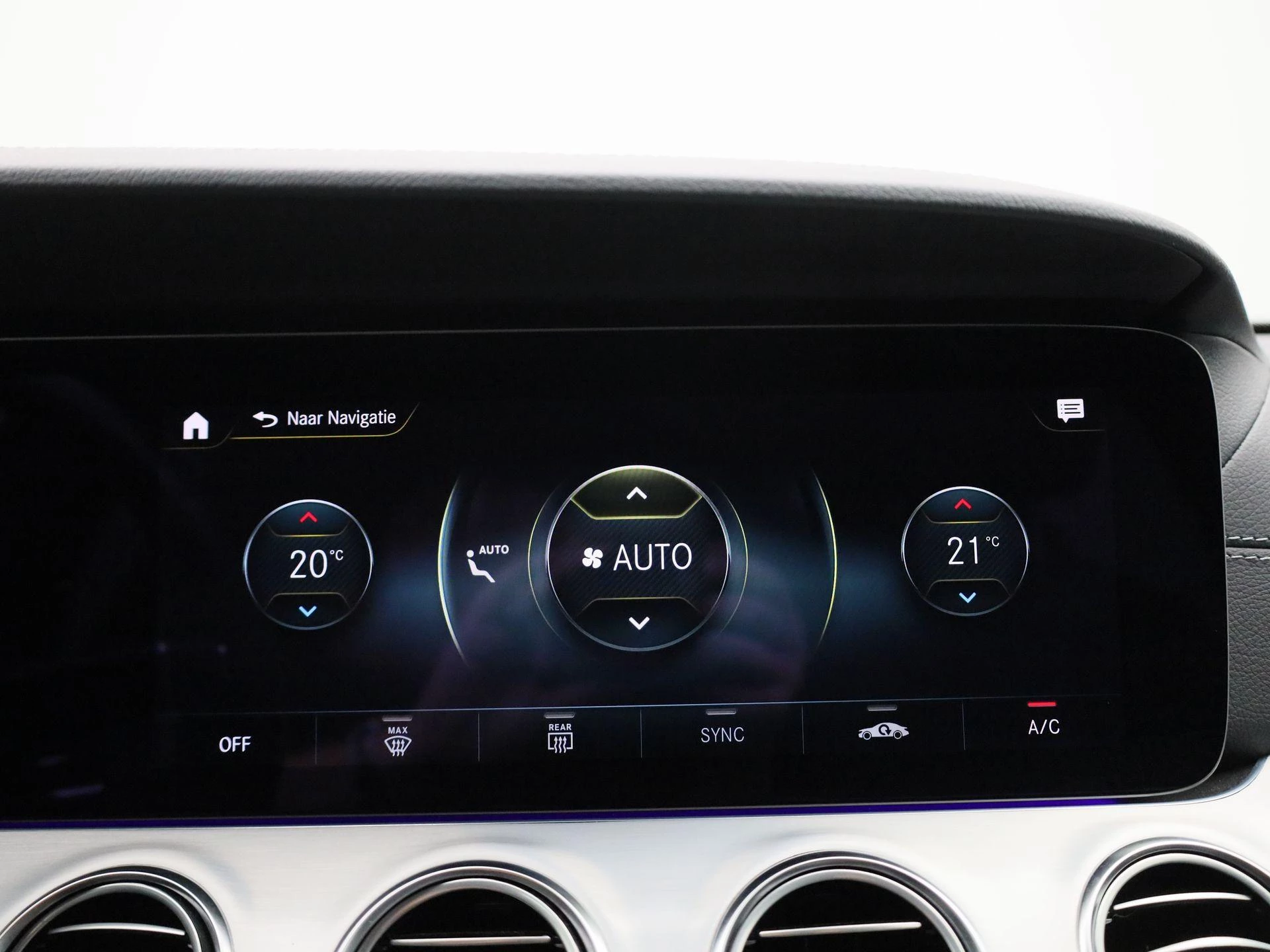 Mercedes-Benz-Classe E-image-17