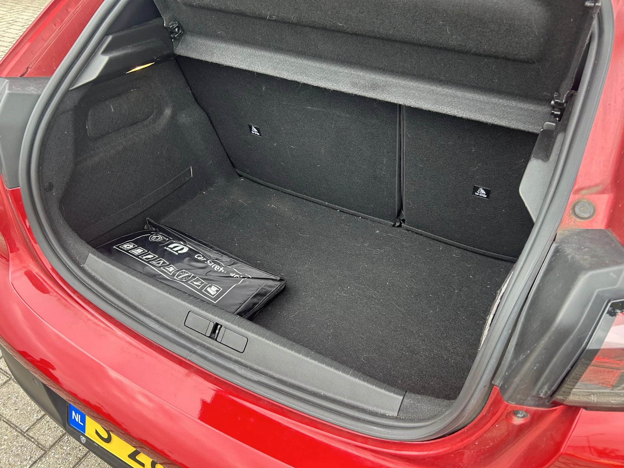 Peugeot-208-image-20