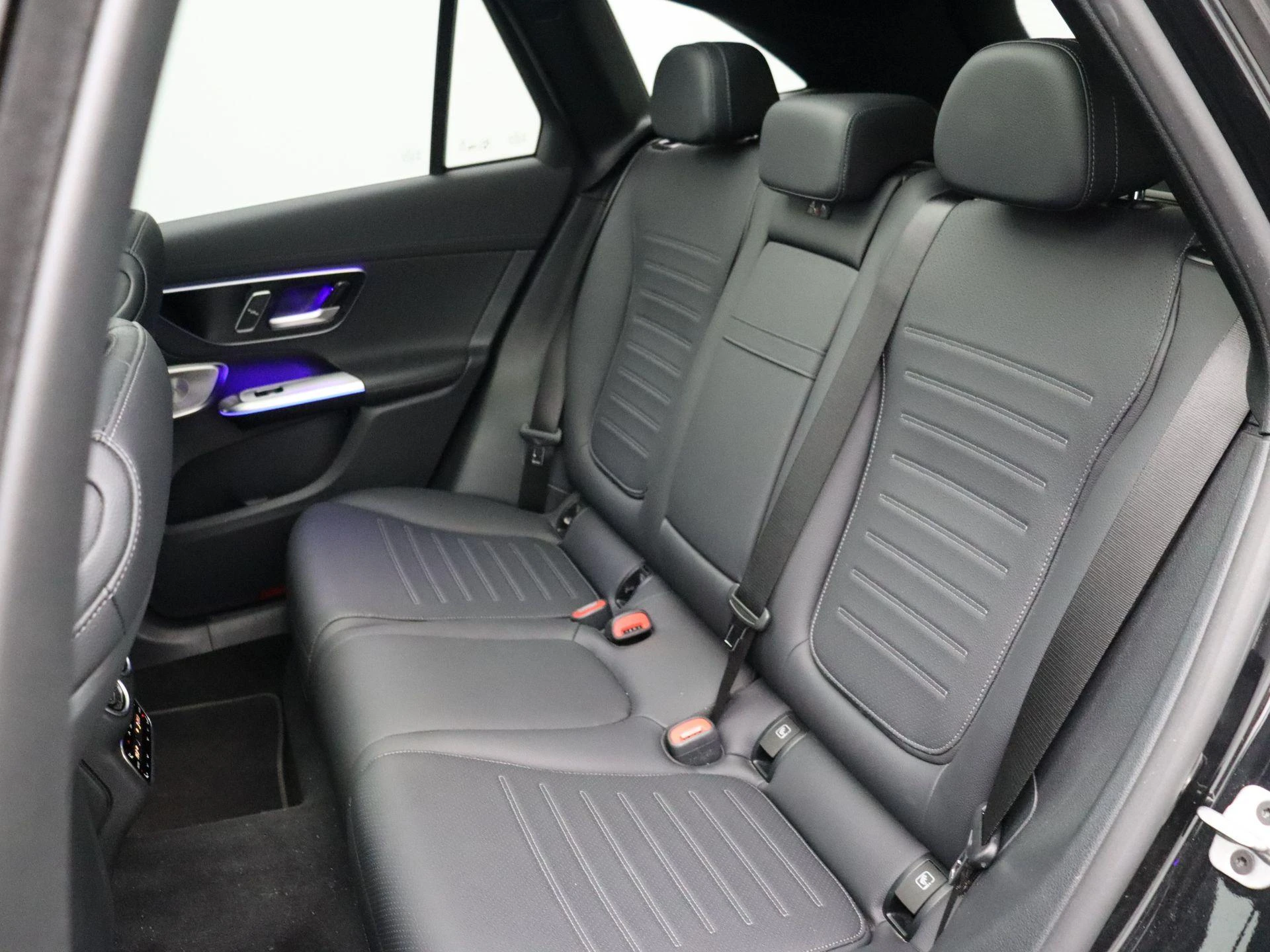 Mercedes-Benz-GLC-image-23