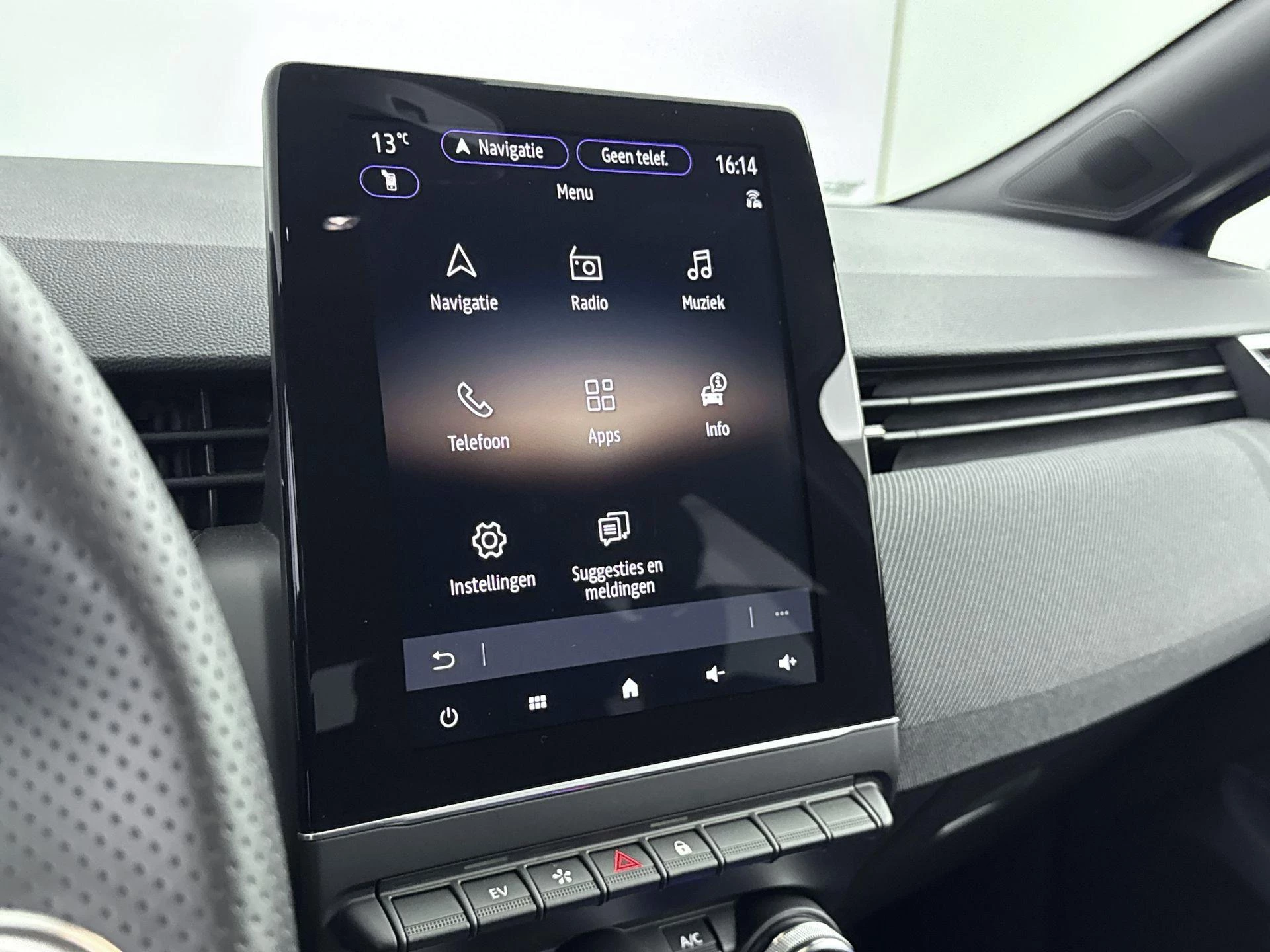 Renault-Clio-image-11