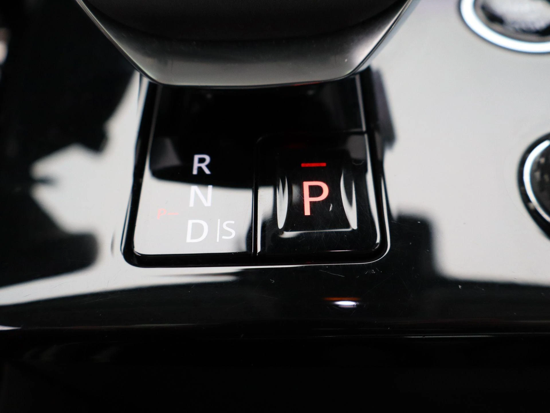 Land Rover-Range Rover Sport-image-31