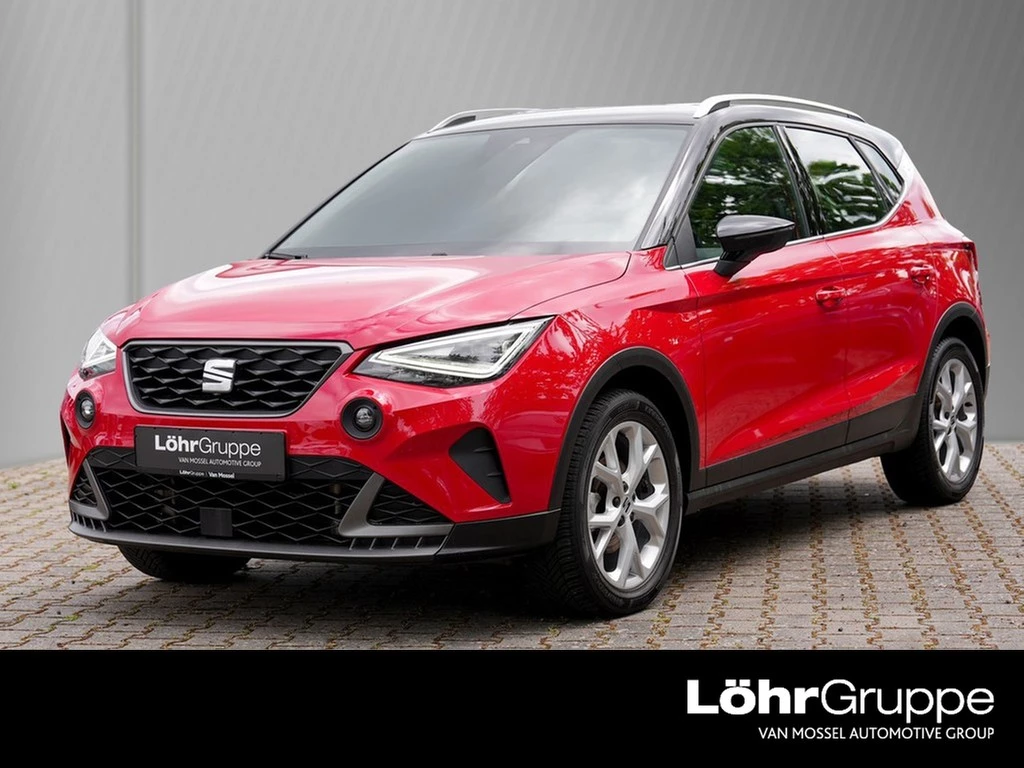 SEAT-Arona-image-0