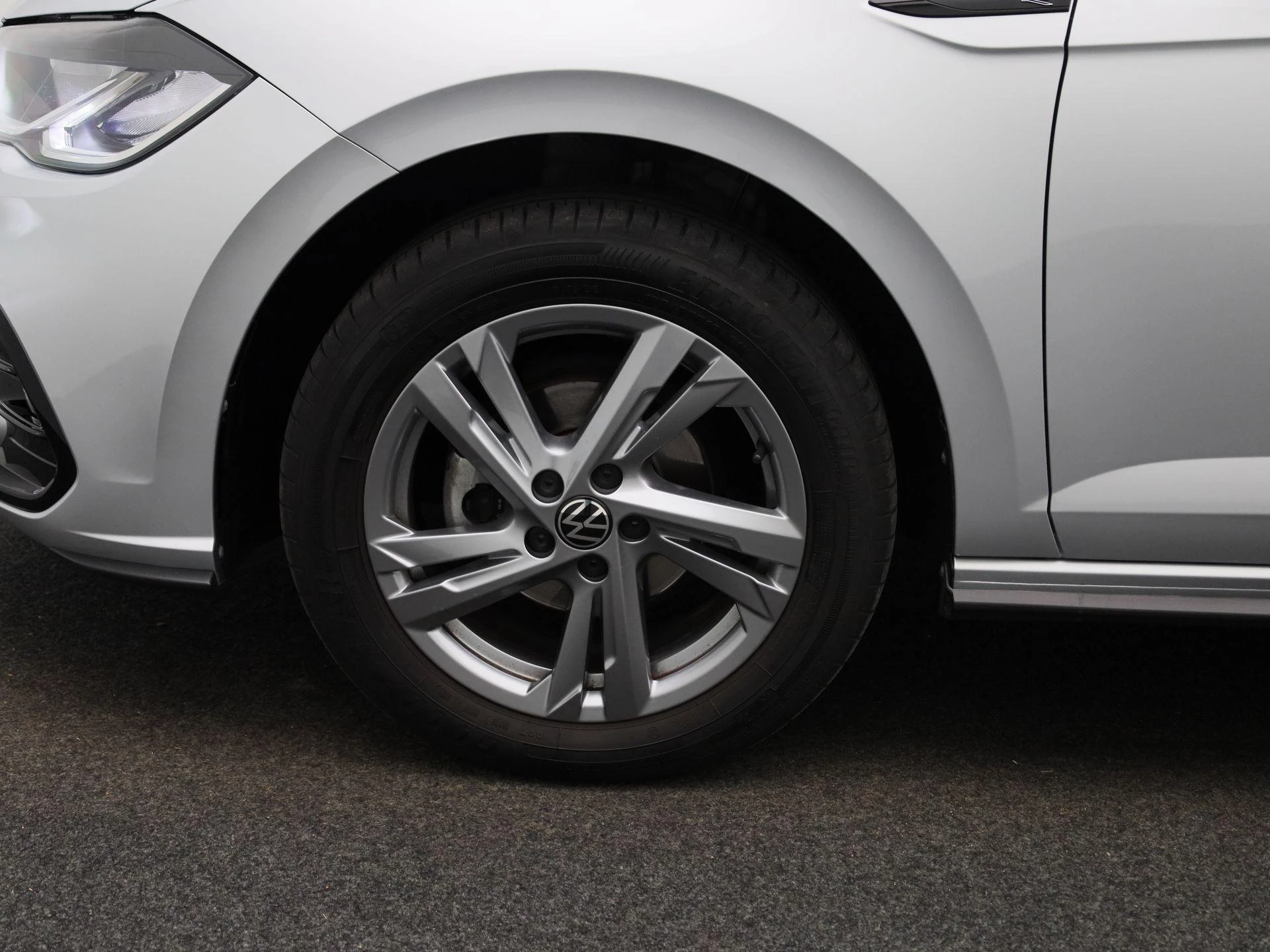 Volkswagen-Polo-image-11