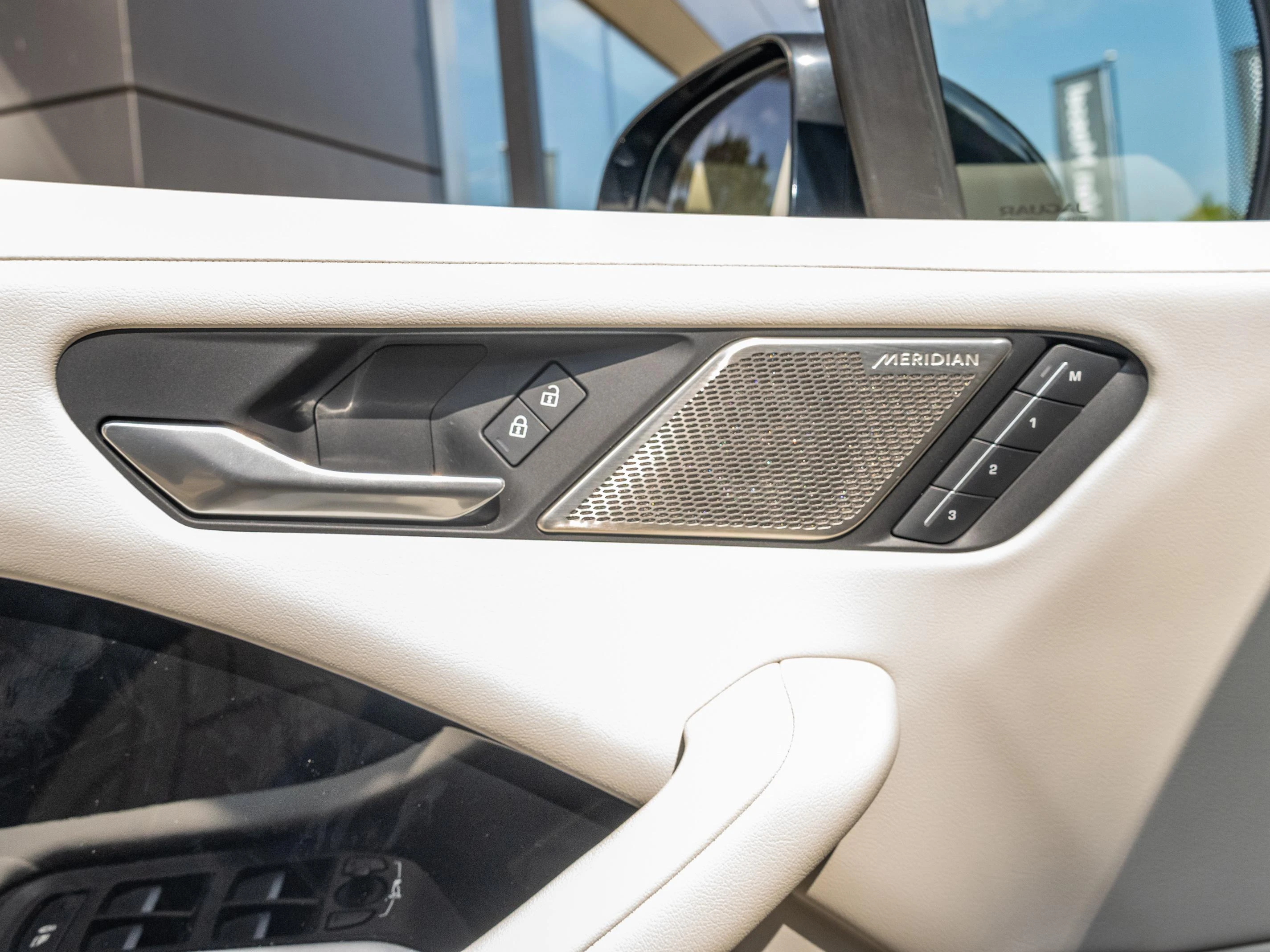 Jaguar-I-PACE-image-12