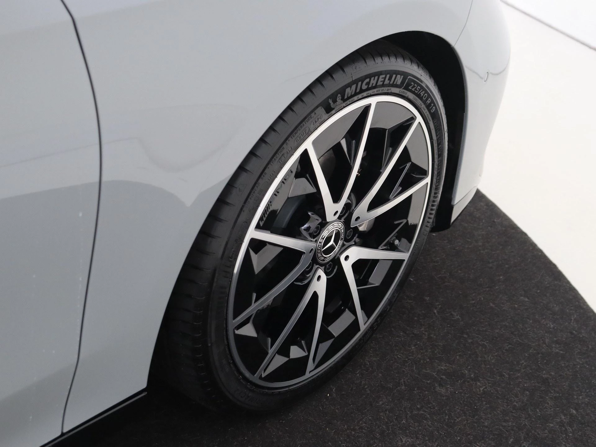 Mercedes-Benz-CLA-image-17