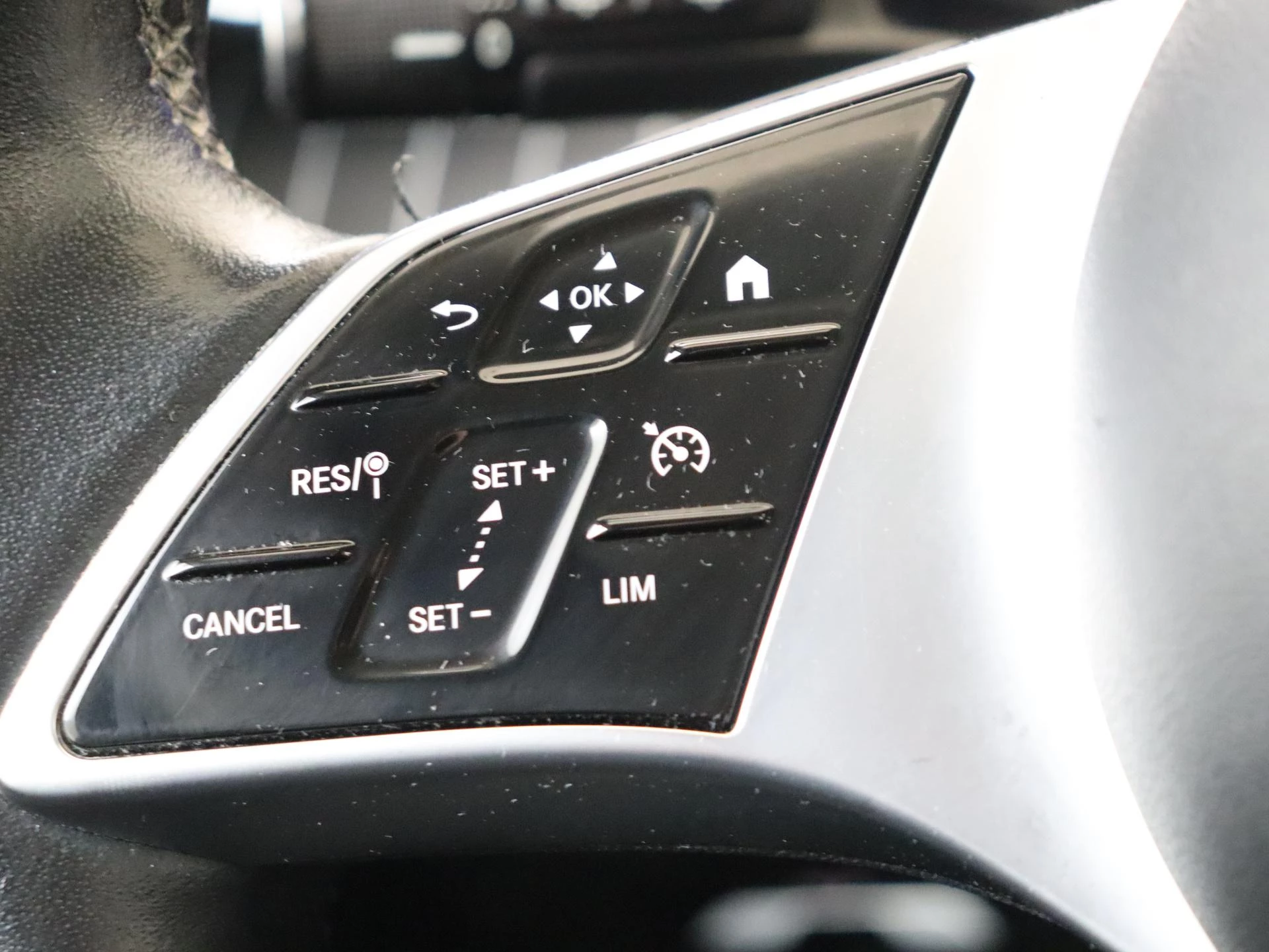 Mercedes-Benz-C-Klasse-image-13