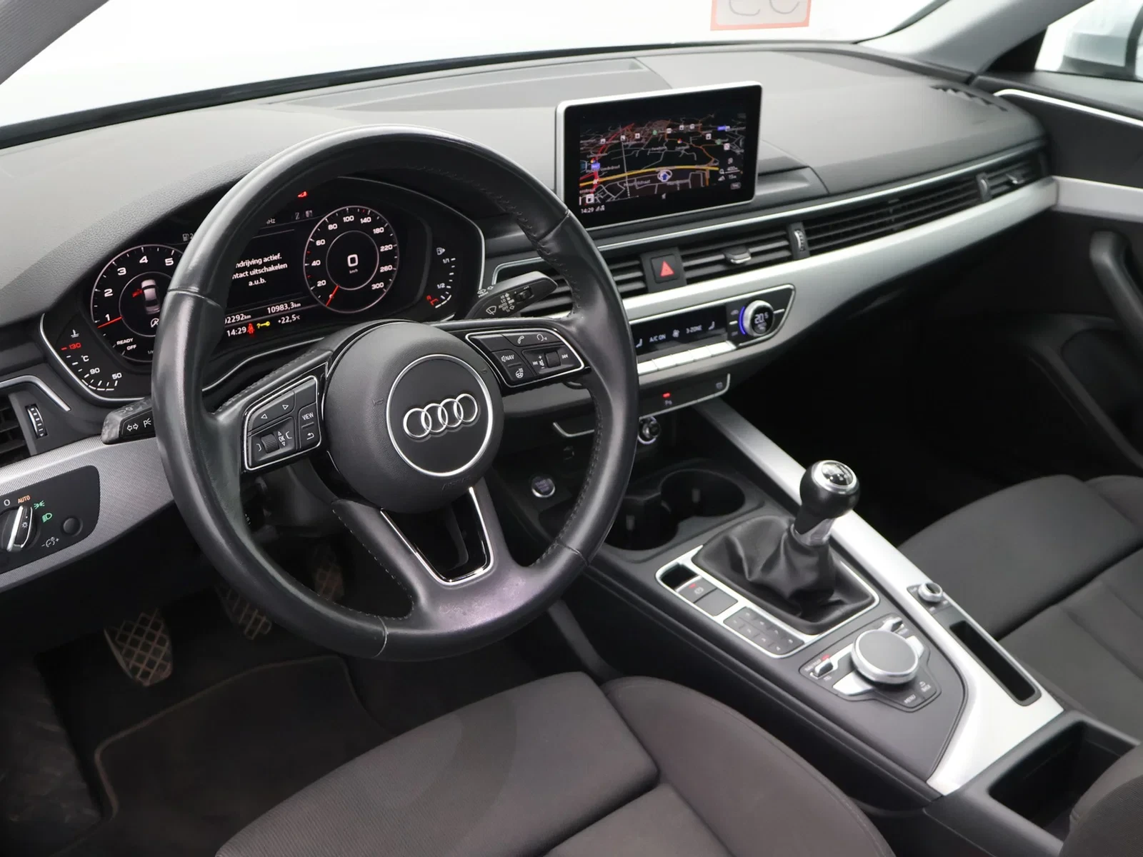 Audi A4 Sedan 35TFSI Sport *VIRTUAL COCKPIT*CRUISE CONTROL*NAVI*BLTH*PDC*DAB RADIO*...*