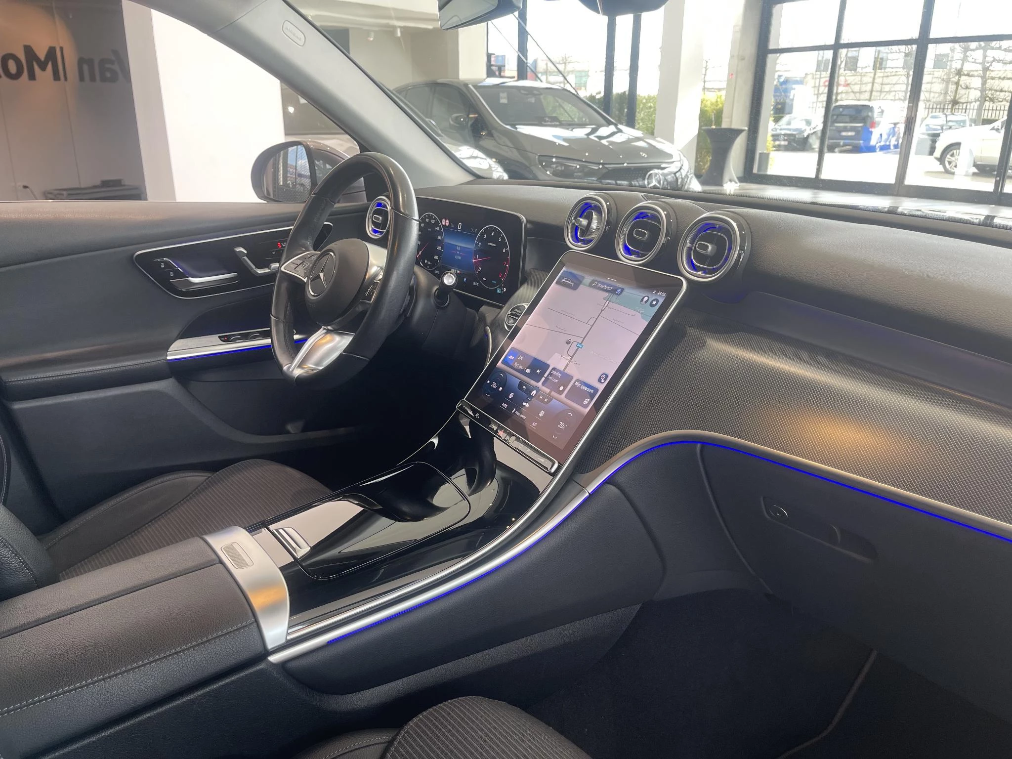 Mercedes-Benz GLC 200 4MATIC Business Line + CARPLAY + LED + CAMERA +