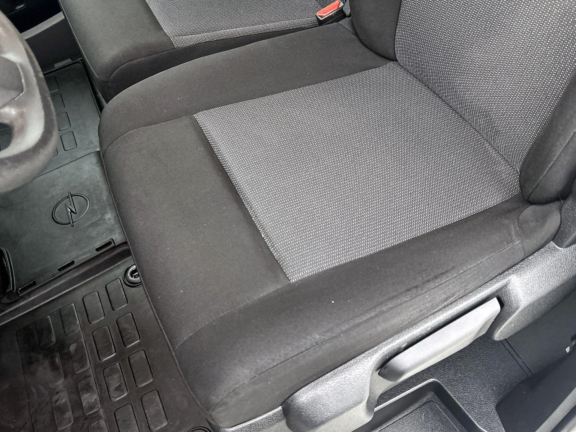 Opel-Vivaro-e-image-14