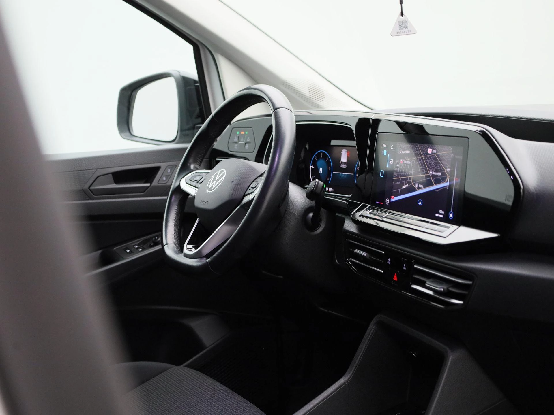 Volkswagen-Caddy-image-6