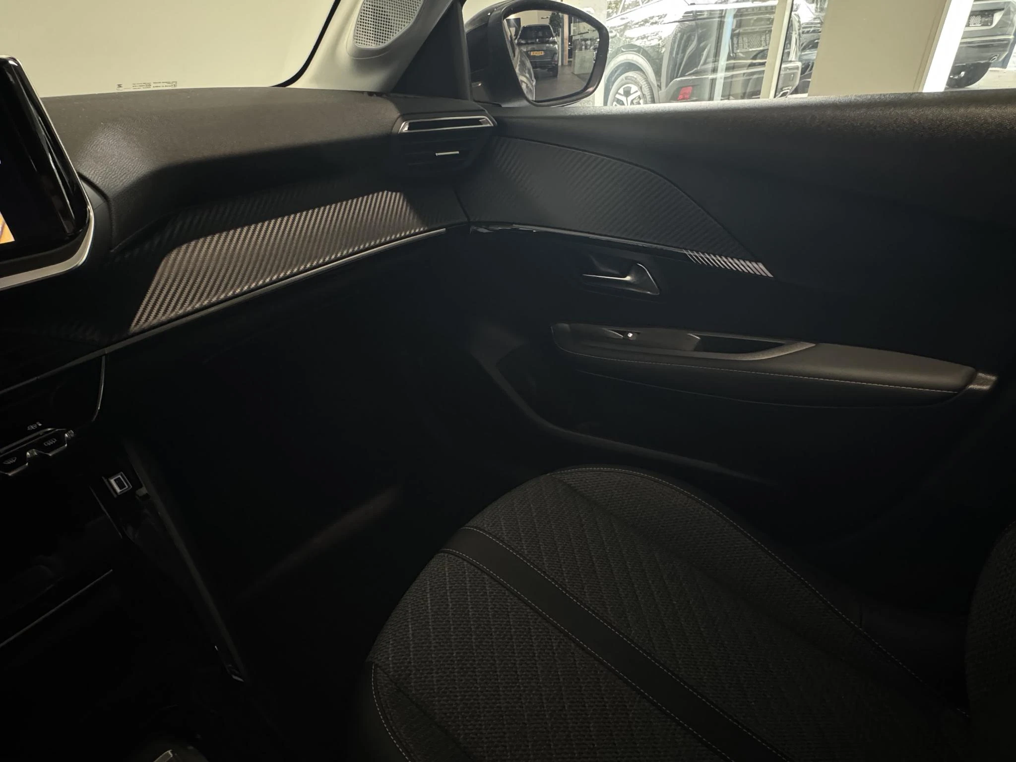 Peugeot-208-image-41