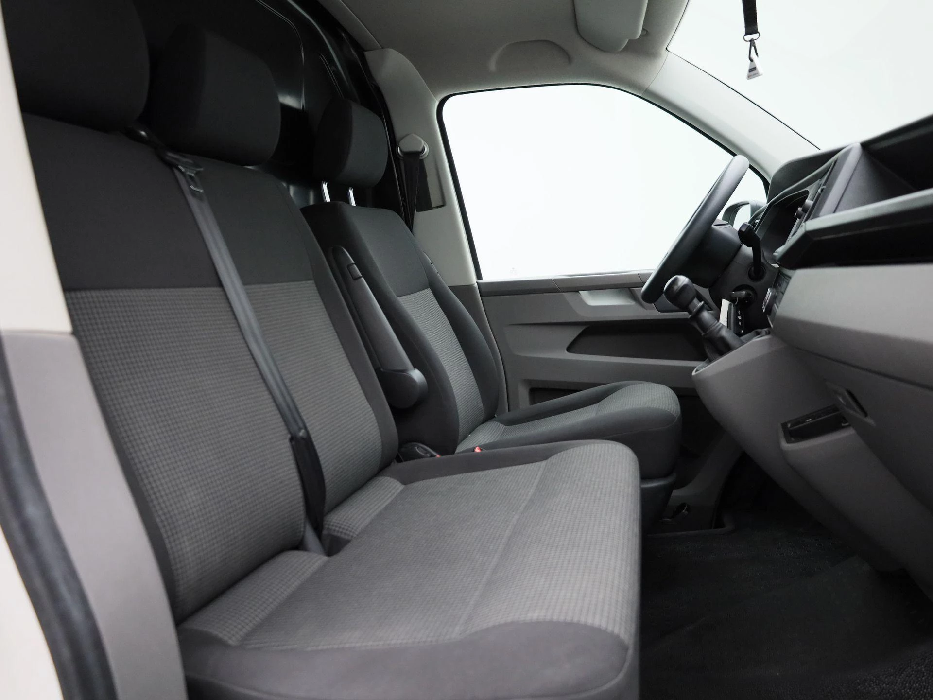 Volkswagen Transporter 2.0 TDI L1H1 110PK