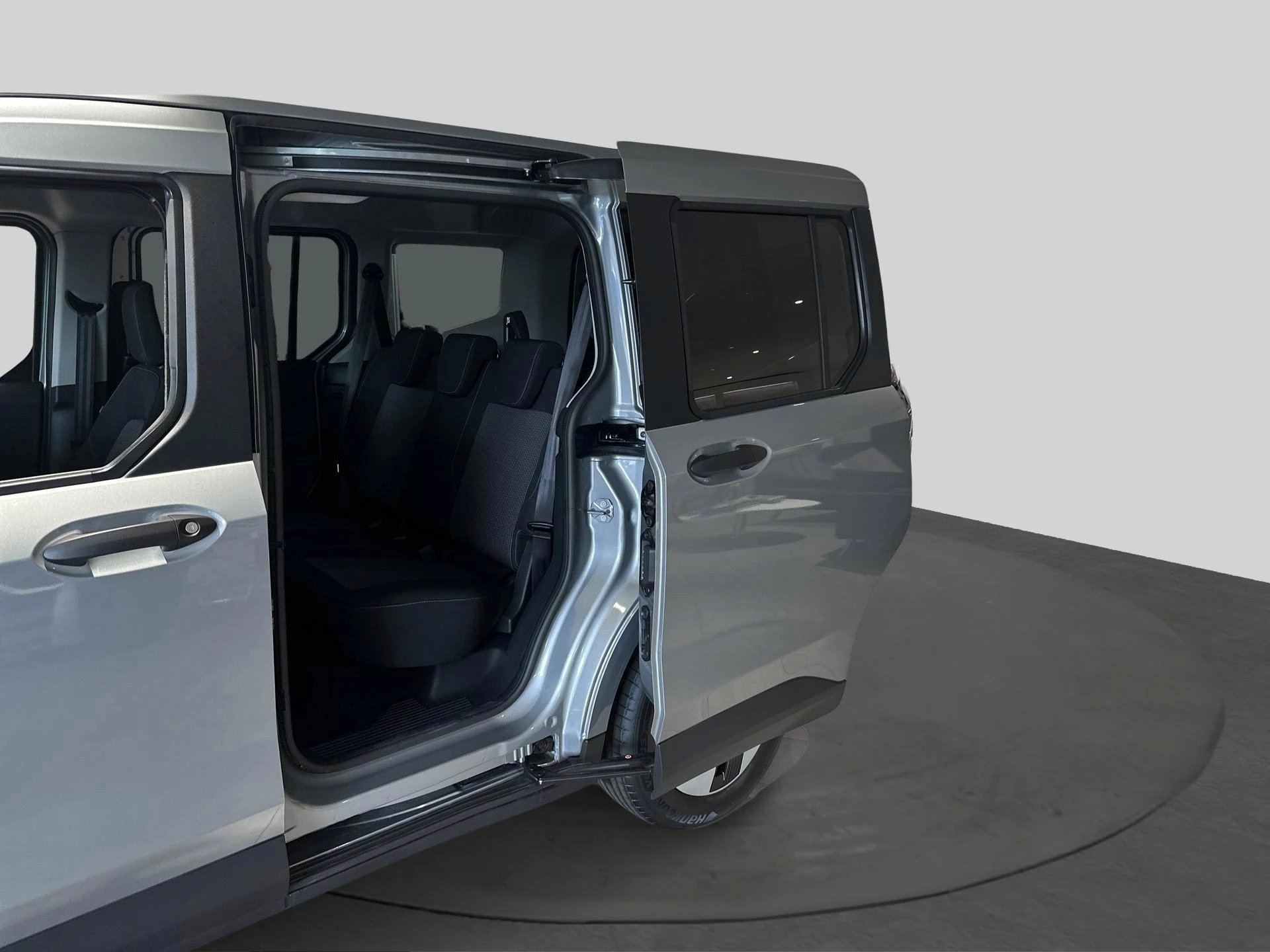 Ford-Tourneo Courier-image-14
