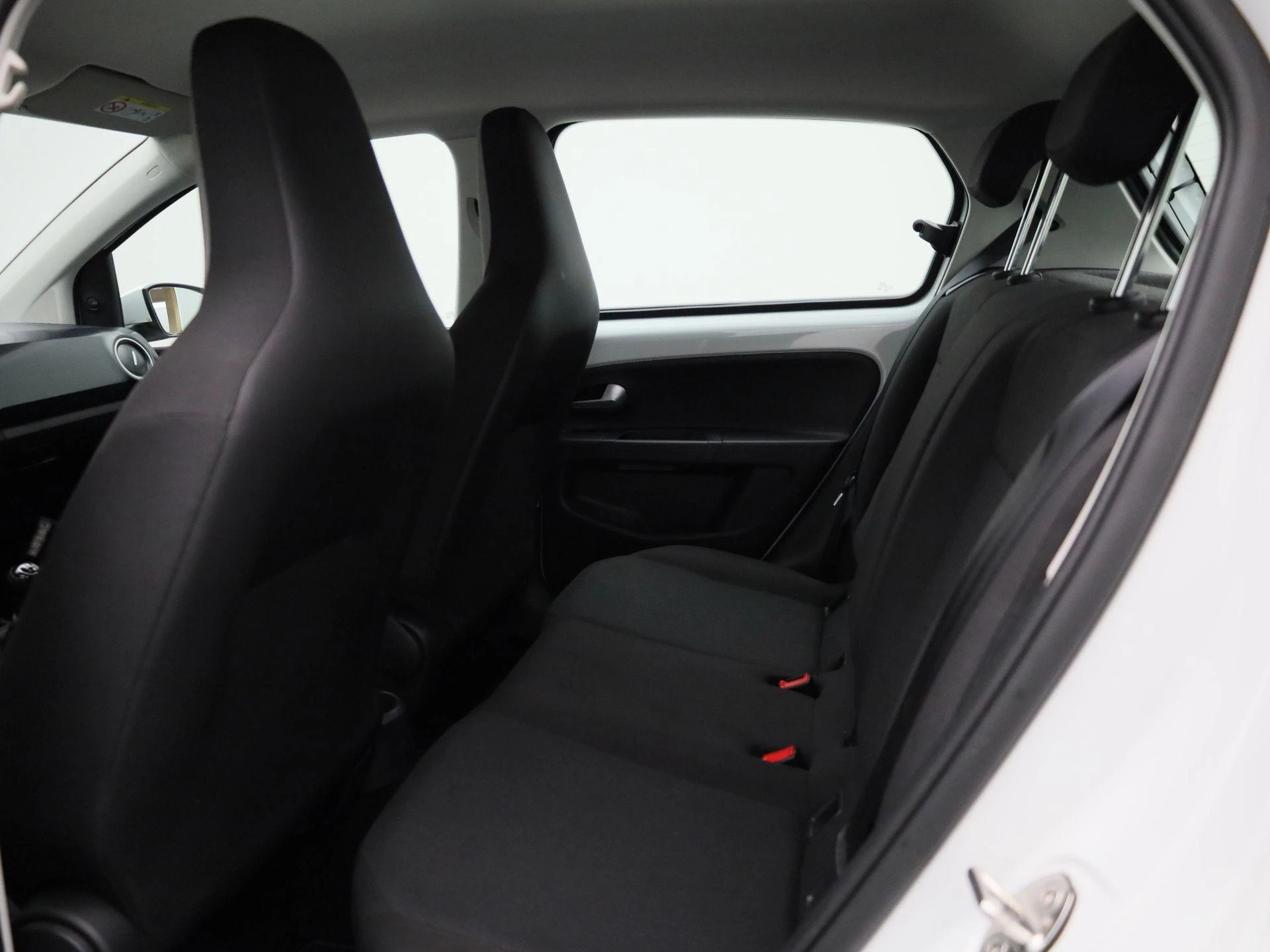 Volkswagen-up!-image-9