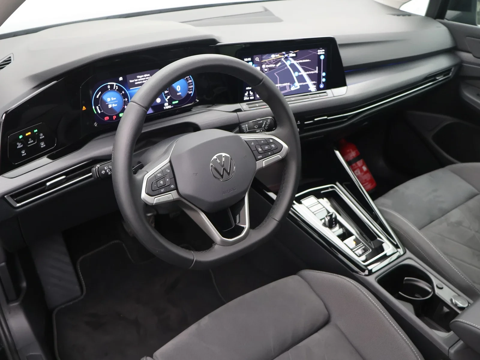 Volkswagen-Golf-image-18