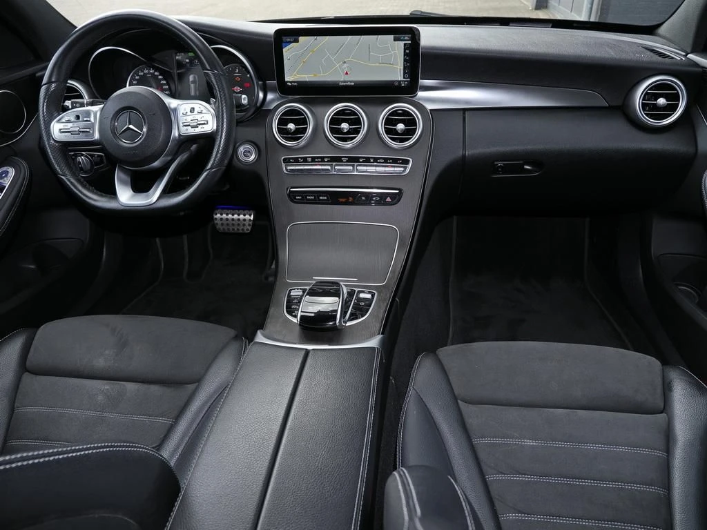 Mercedes-Benz-C-Klasse 300 de-image-13