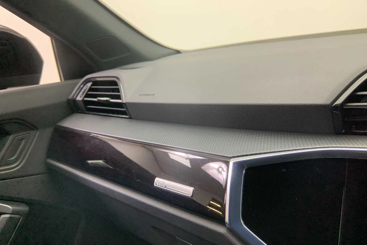 Audi-Q3-image-19