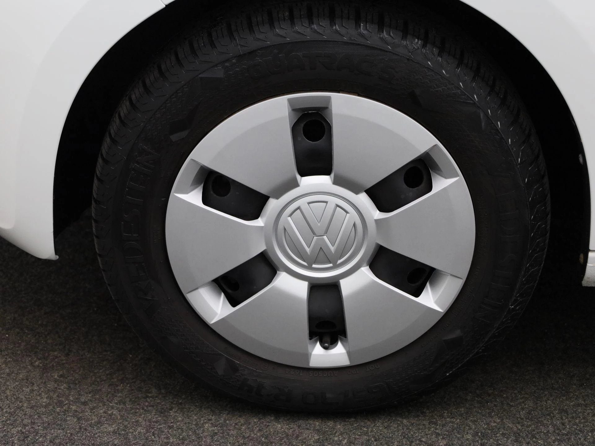 Volkswagen-up!-image-11