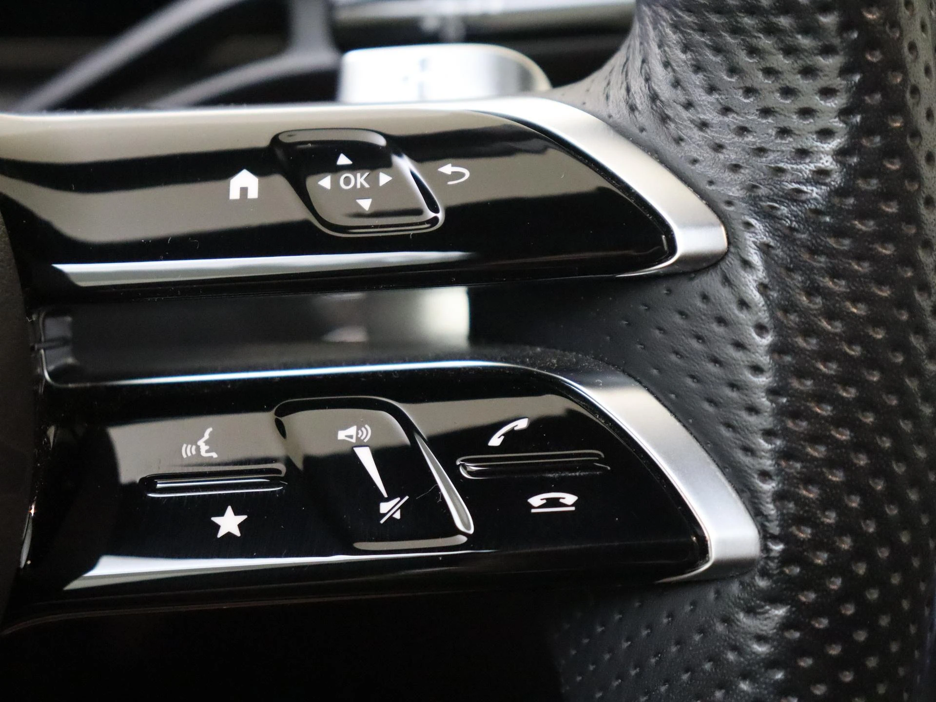 Mercedes-Benz-C-Klasse-image-13