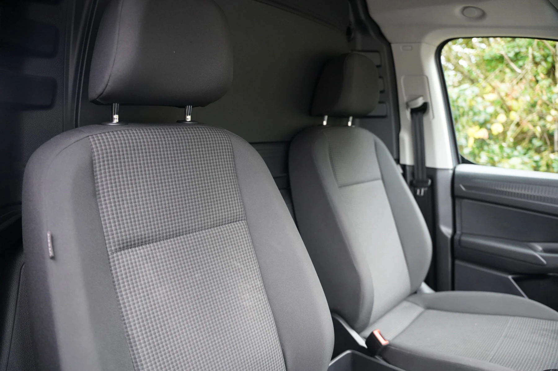 Volkswagen-Caddy-image-8